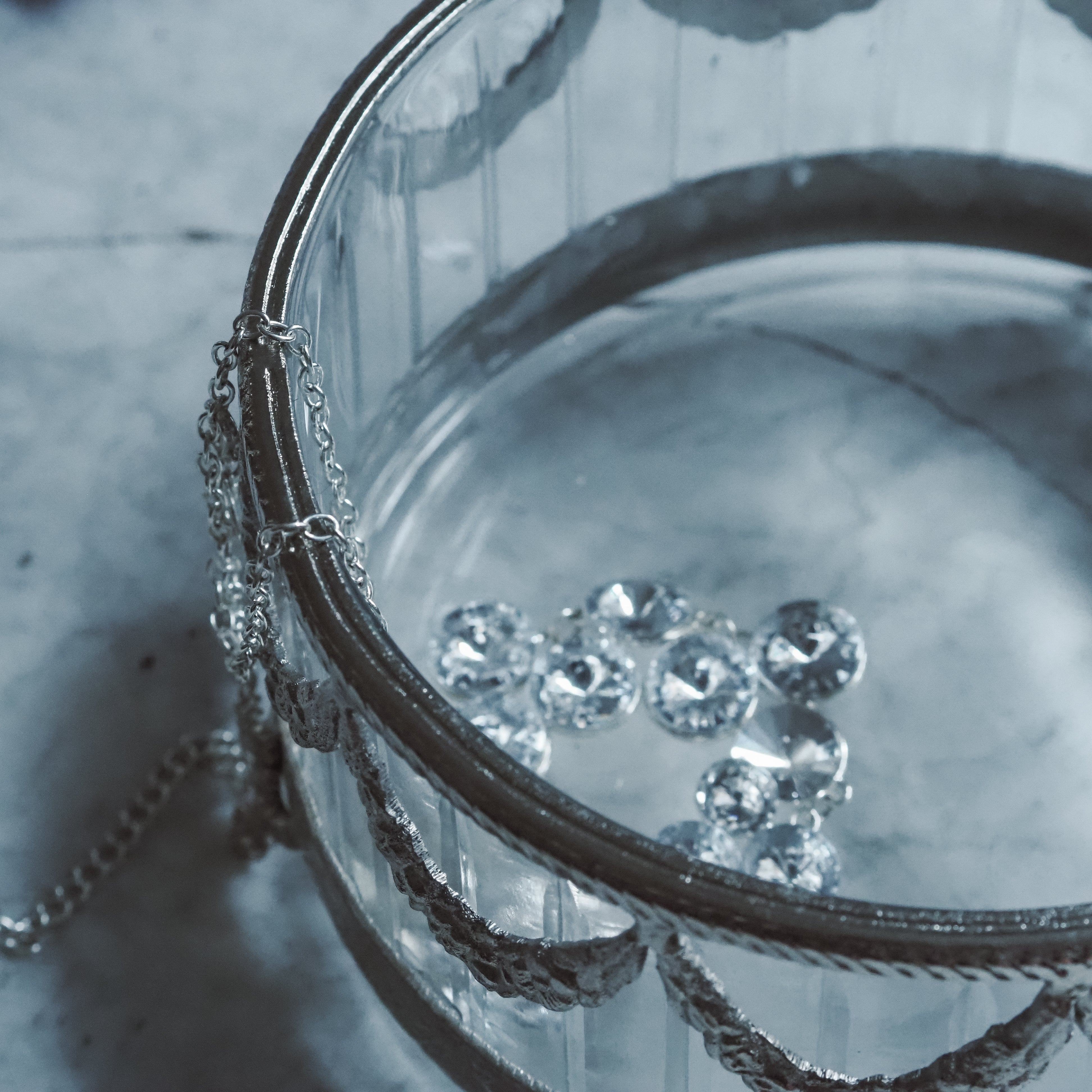 Teelichthalter Silber · Glaszylinder mit Girlandenmontur im Empire-Stil