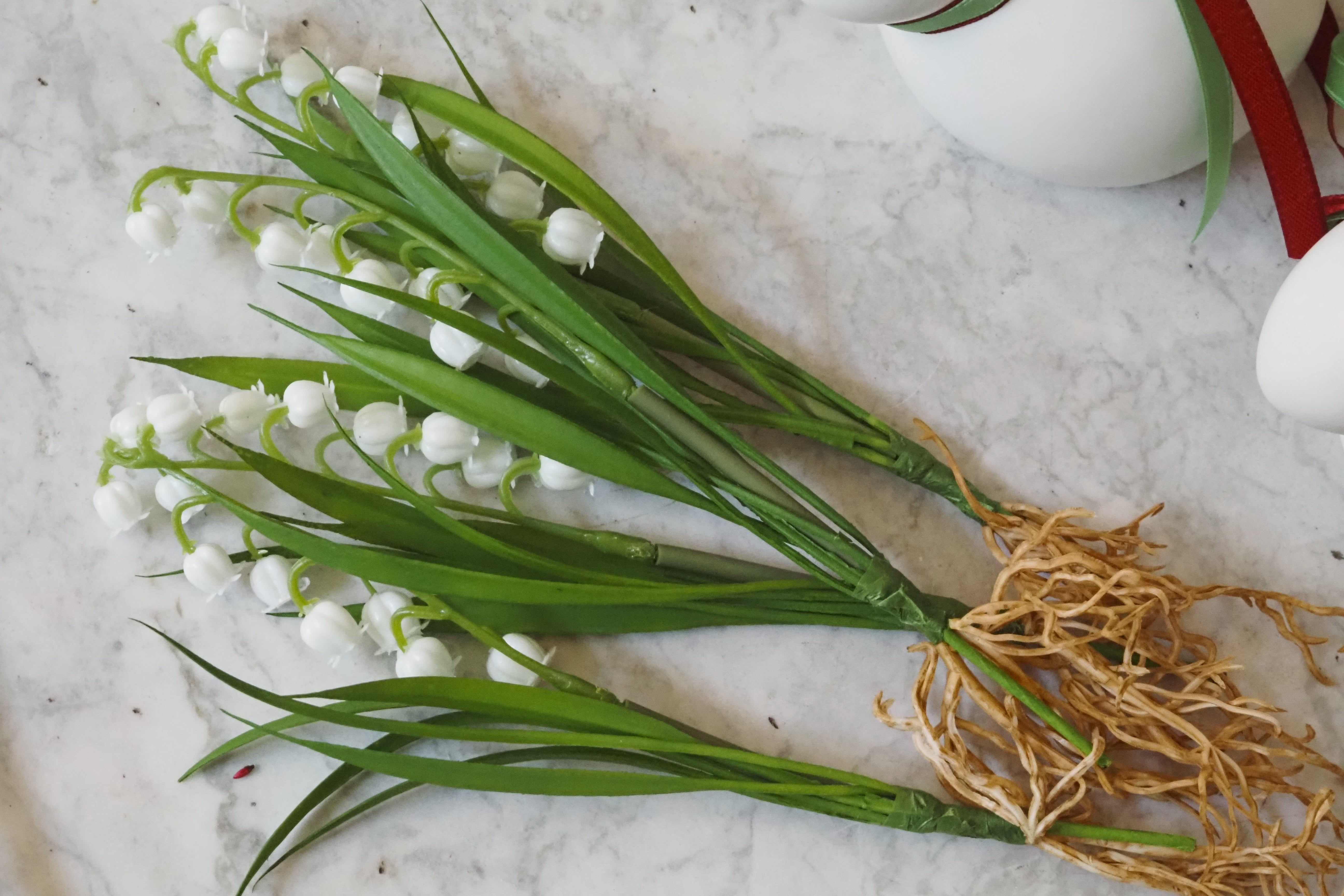 Maiglöckchenzweige mit Wurzel · botanische Frühlingsdekoration, Kunstblume