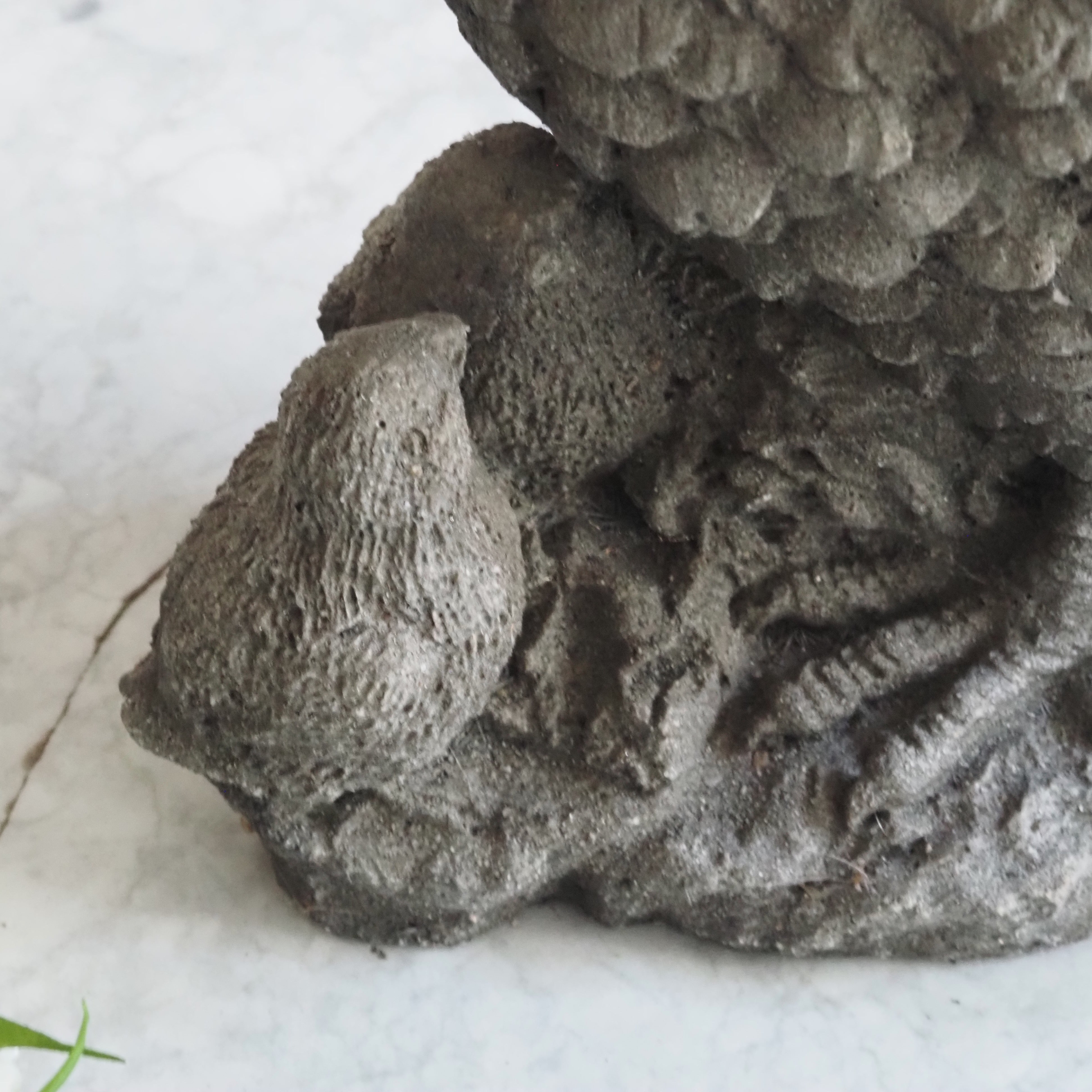 Henne mit Küken · dekorative Gartenfigur aus Beton, Osterdeko