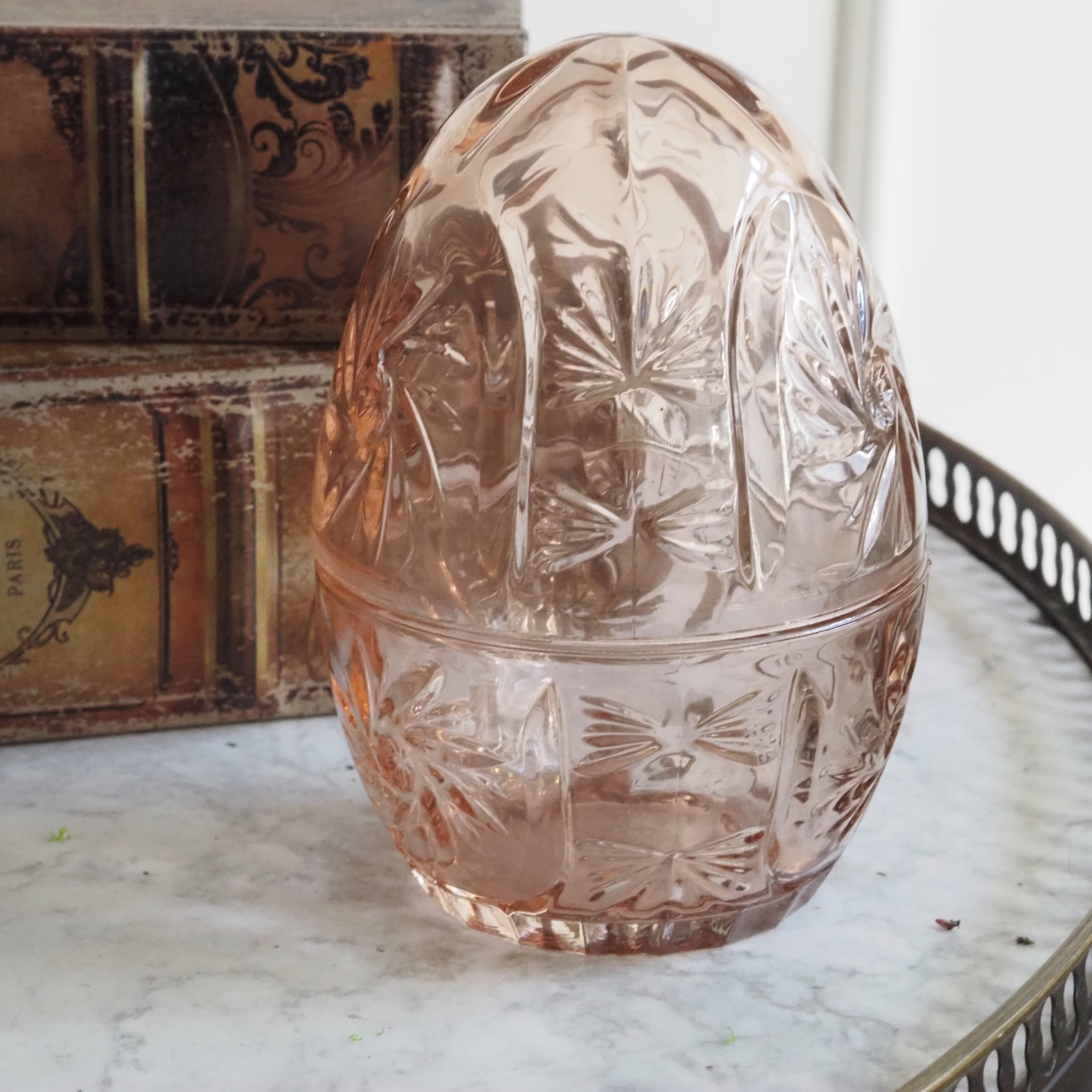 Glaseidose · Pressglas in Roséton · Deckeldose in Glasei Form