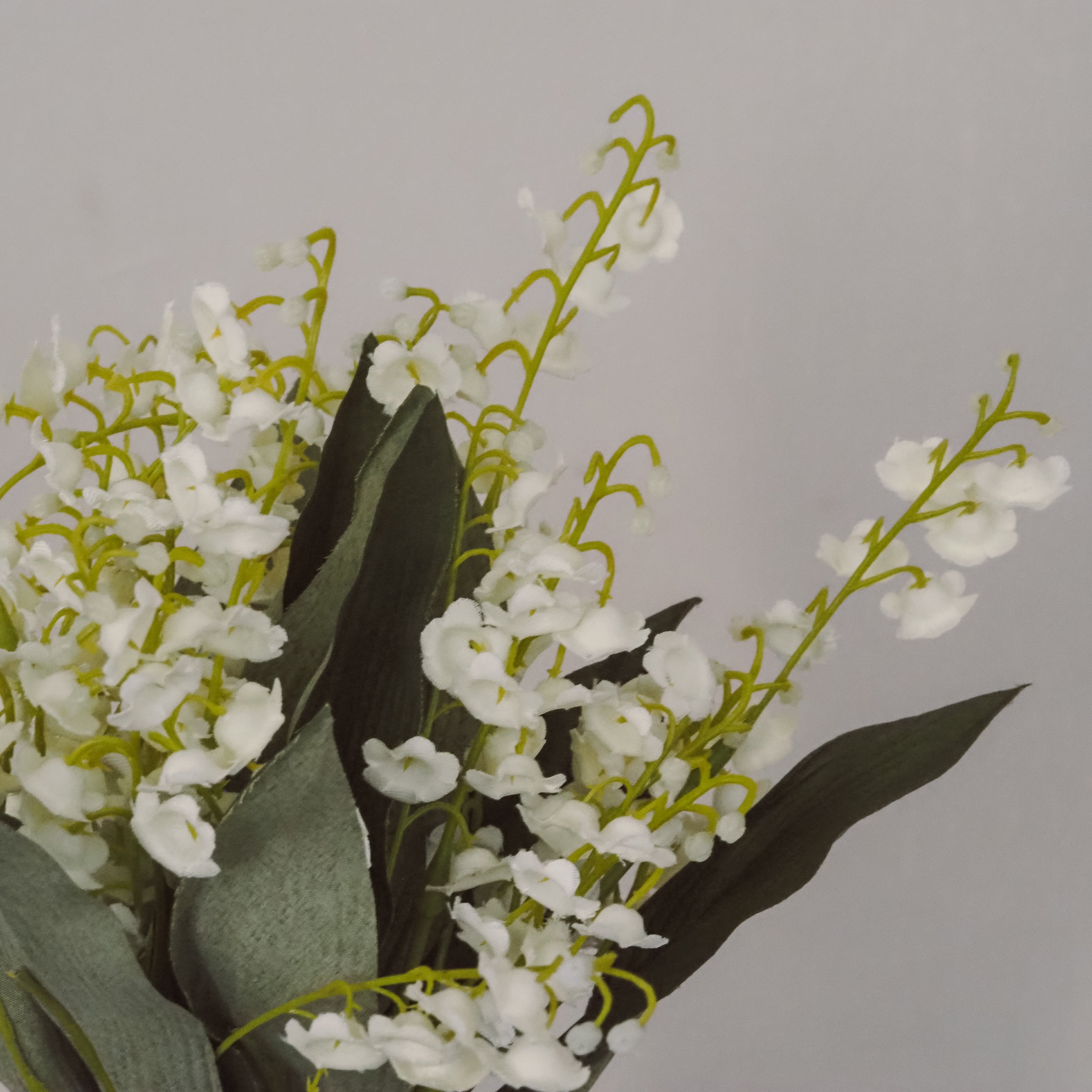 Maiglöckchen Bund · nostalgisch inspirierter Dekostrauß mit Seidenpapier, Frühling
