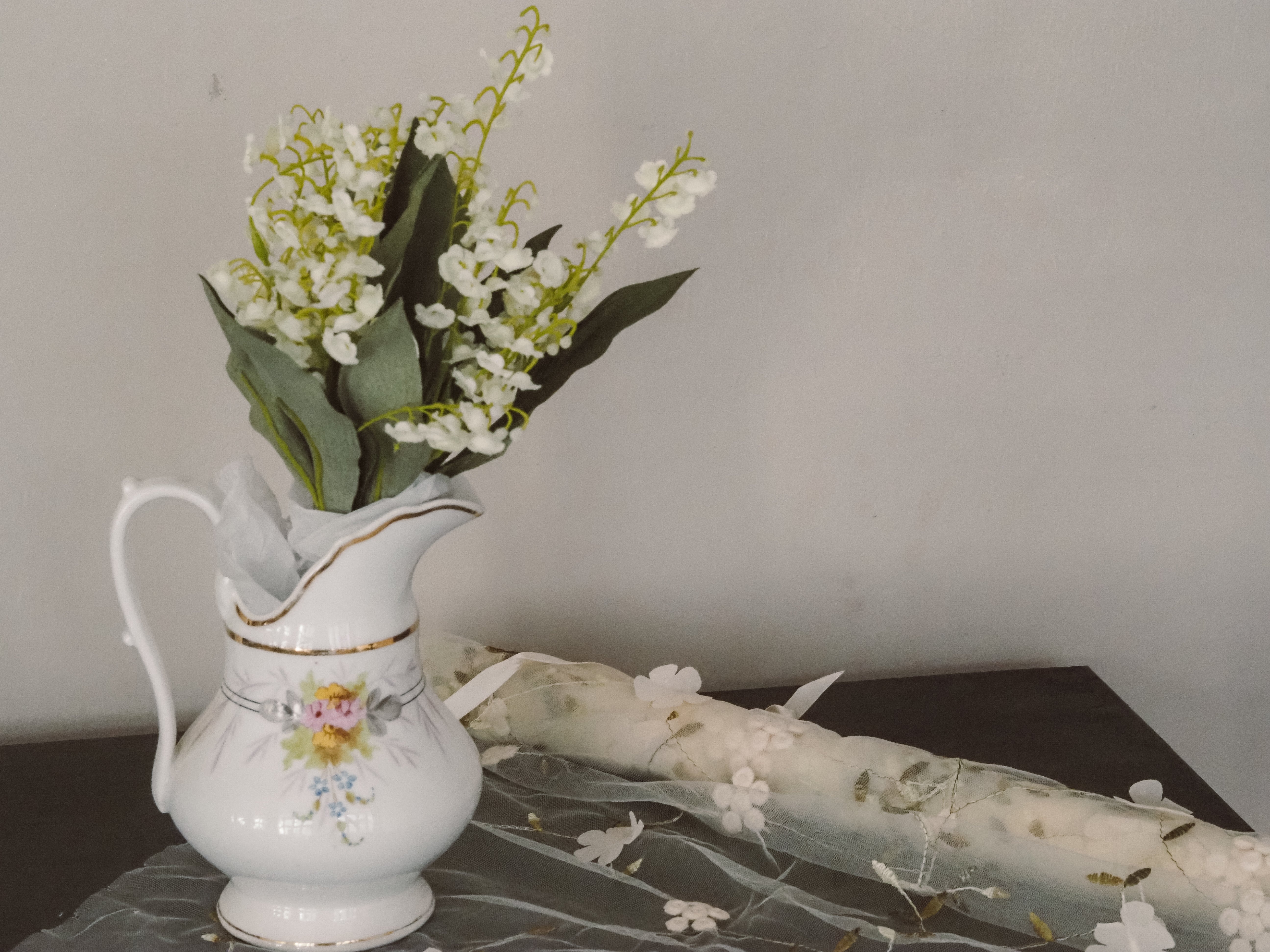 Maiglöckchen Bund · nostalgisch inspirierter Dekostrauß mit Seidenpapier, Frühling