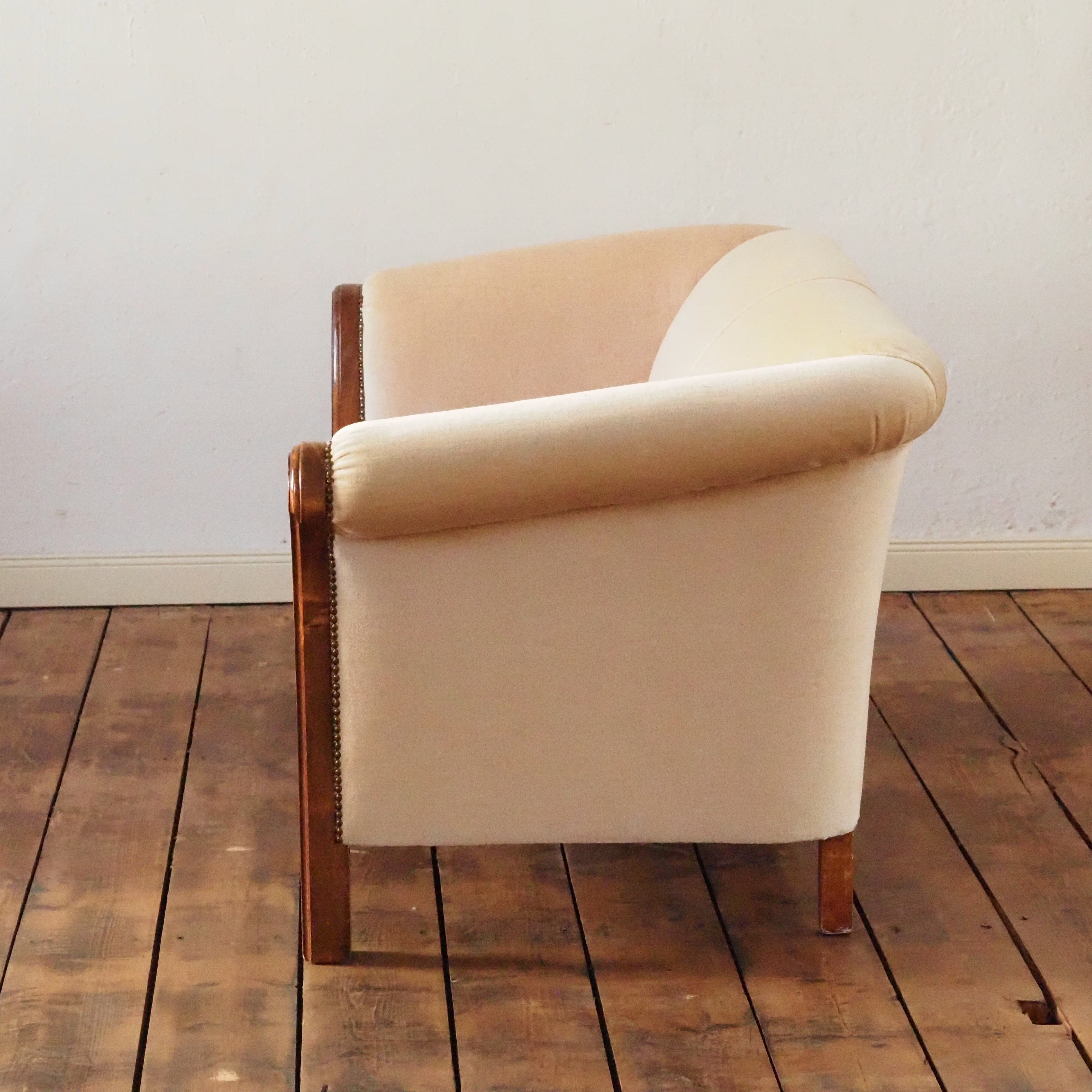 Art Déco Sofa Zweisitzer um 1930 mit geschwungenen Armlehnen