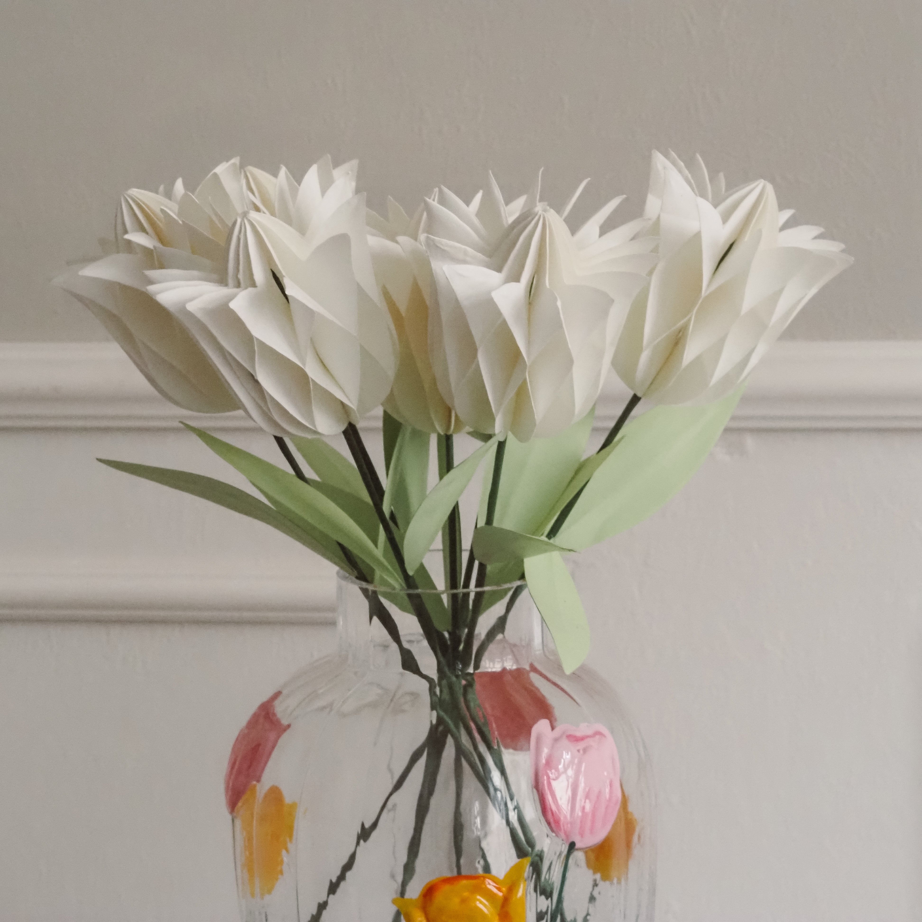 Papiertulpe in Weiß · Faltblüte mit Magnetverschluss / Frühlingsdeko