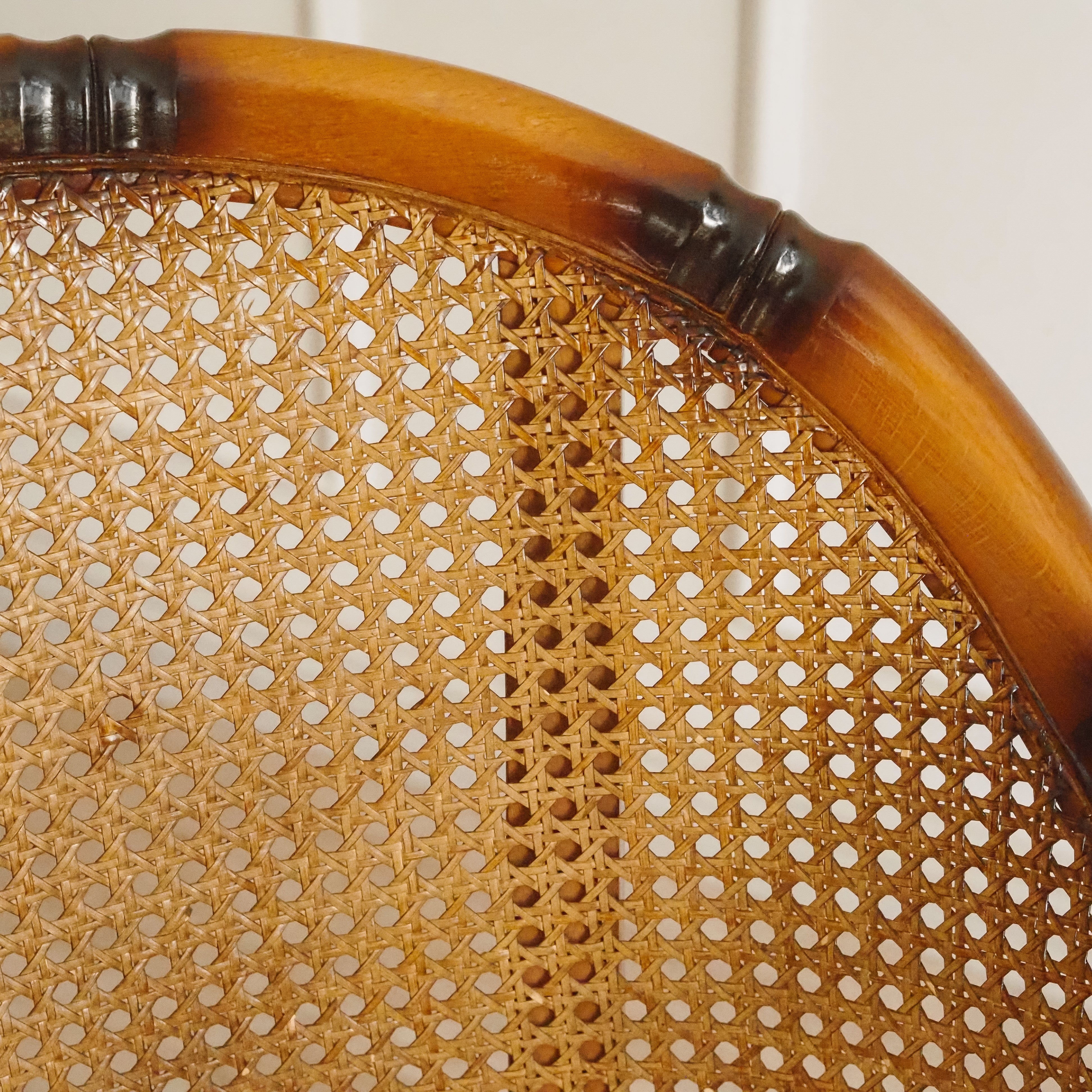 Faux Bamboo Sessel mit Wiener Geflecht, Vintage um 1970