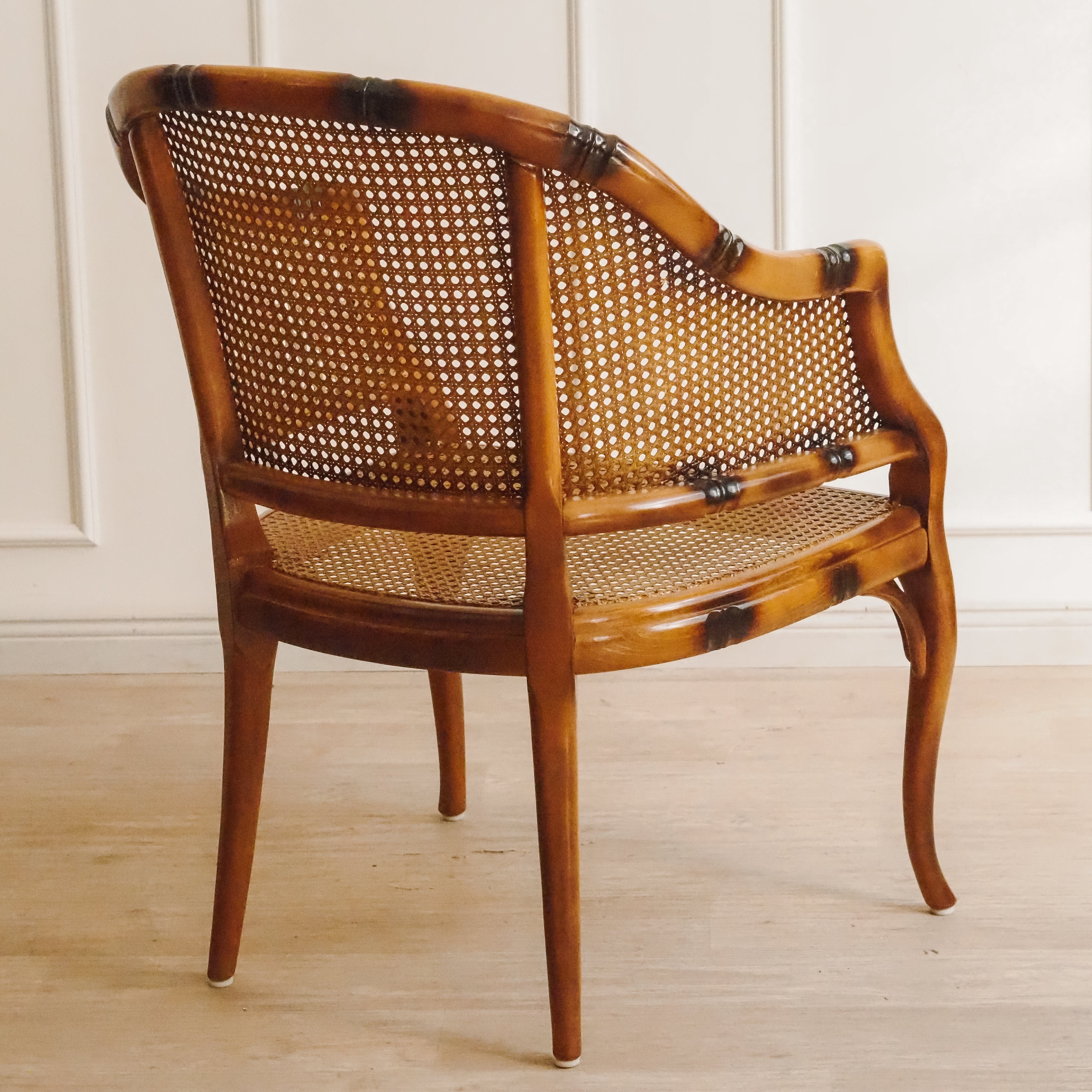 Faux Bamboo Sessel mit Wiener Geflecht, Vintage um 1970