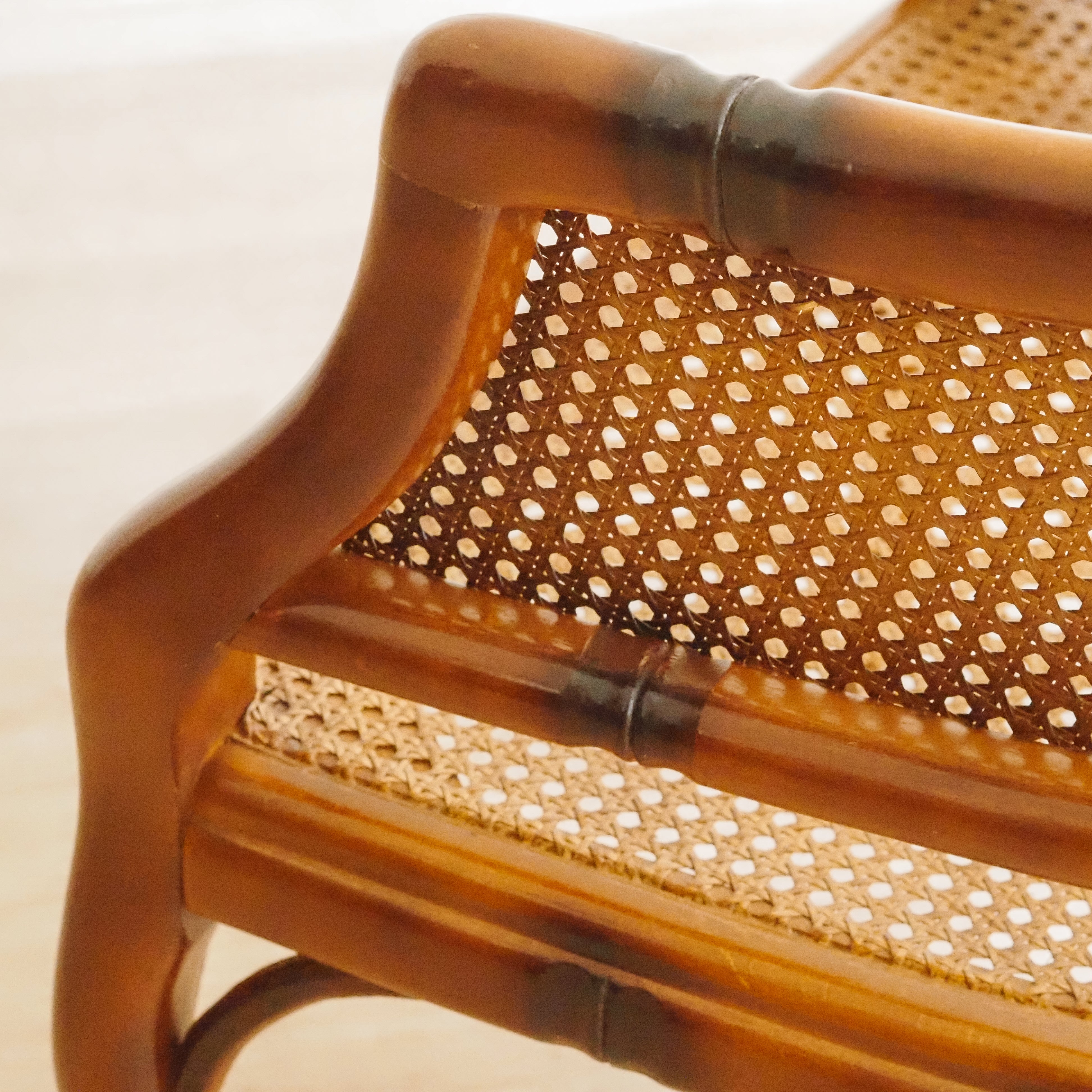 Faux Bamboo Sessel mit Wiener Geflecht, Vintage um 1970