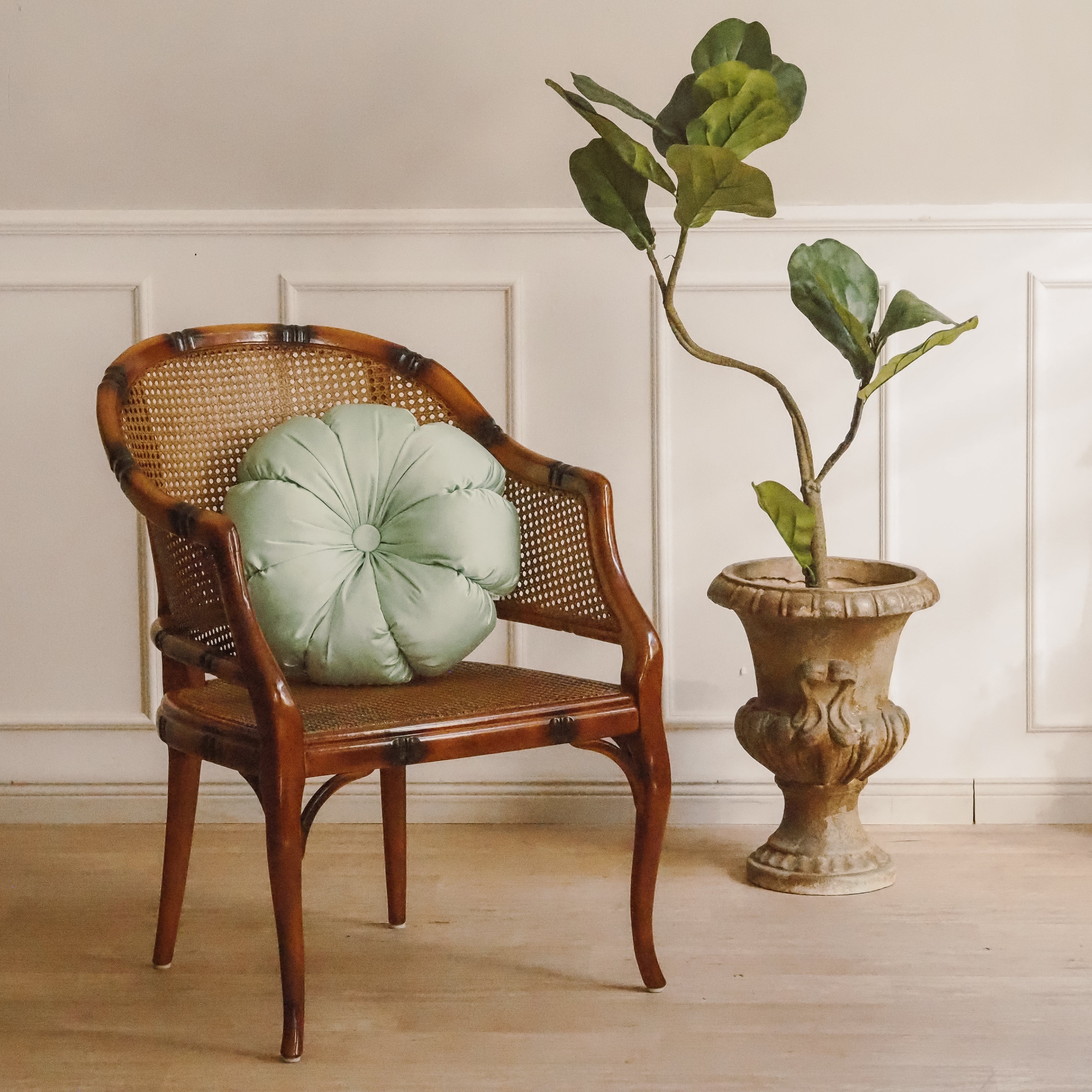 Faux Bamboo Sessel mit Wiener Geflecht, Vintage um 1970
