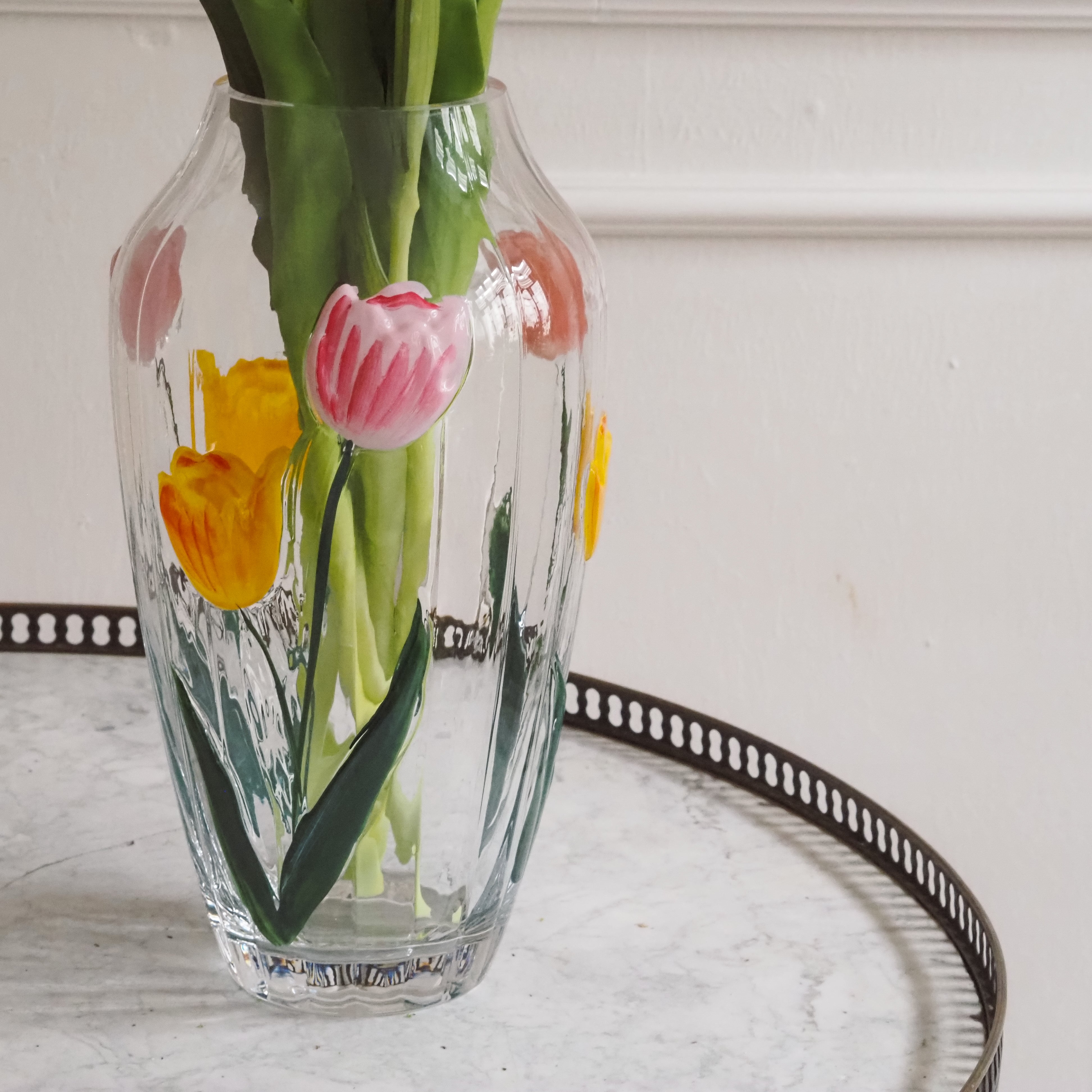 Glasvase mit Tulpenmotiv / Große Blumenvase Klarglas