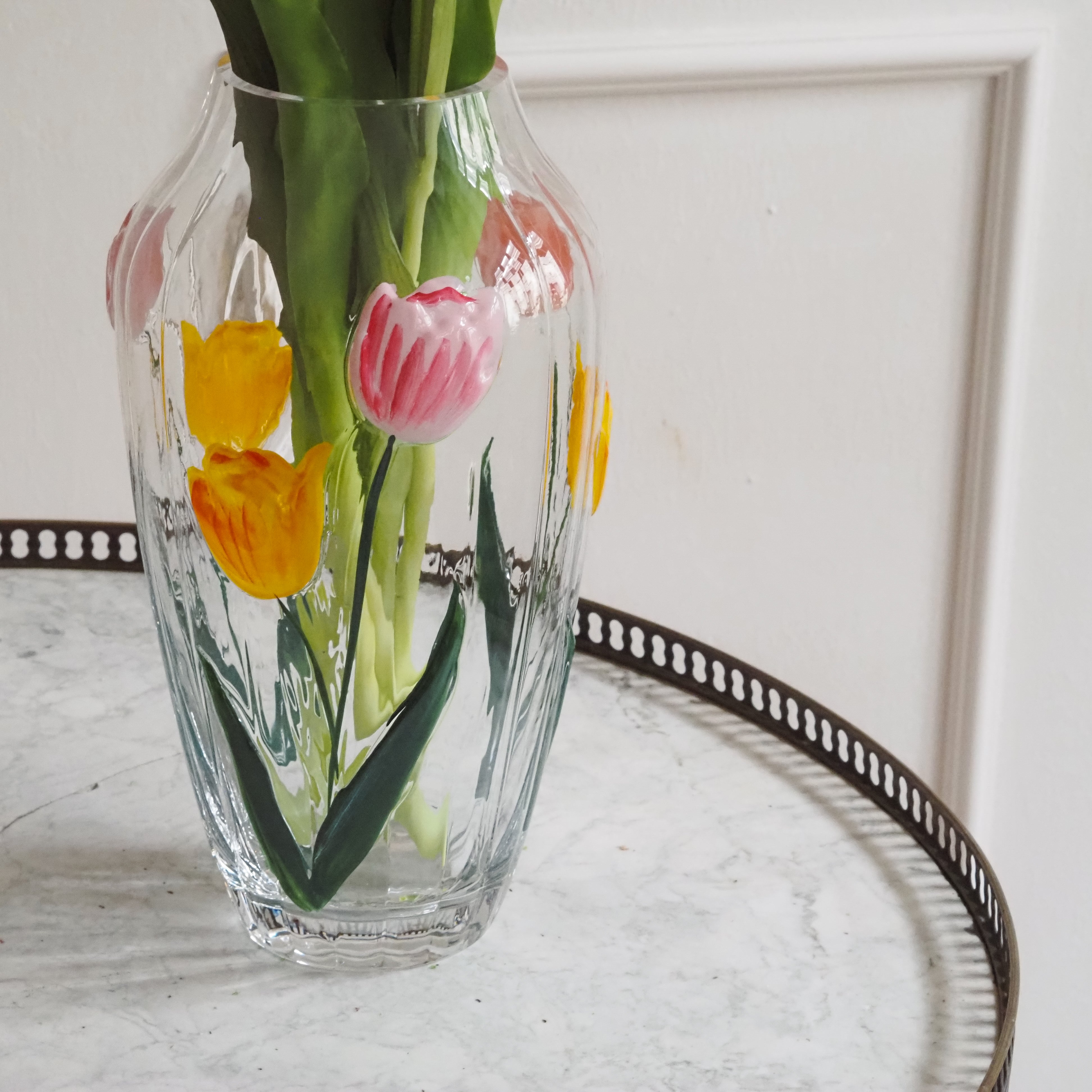 Glasvase mit Tulpenmotiv / Große Blumenvase Klarglas