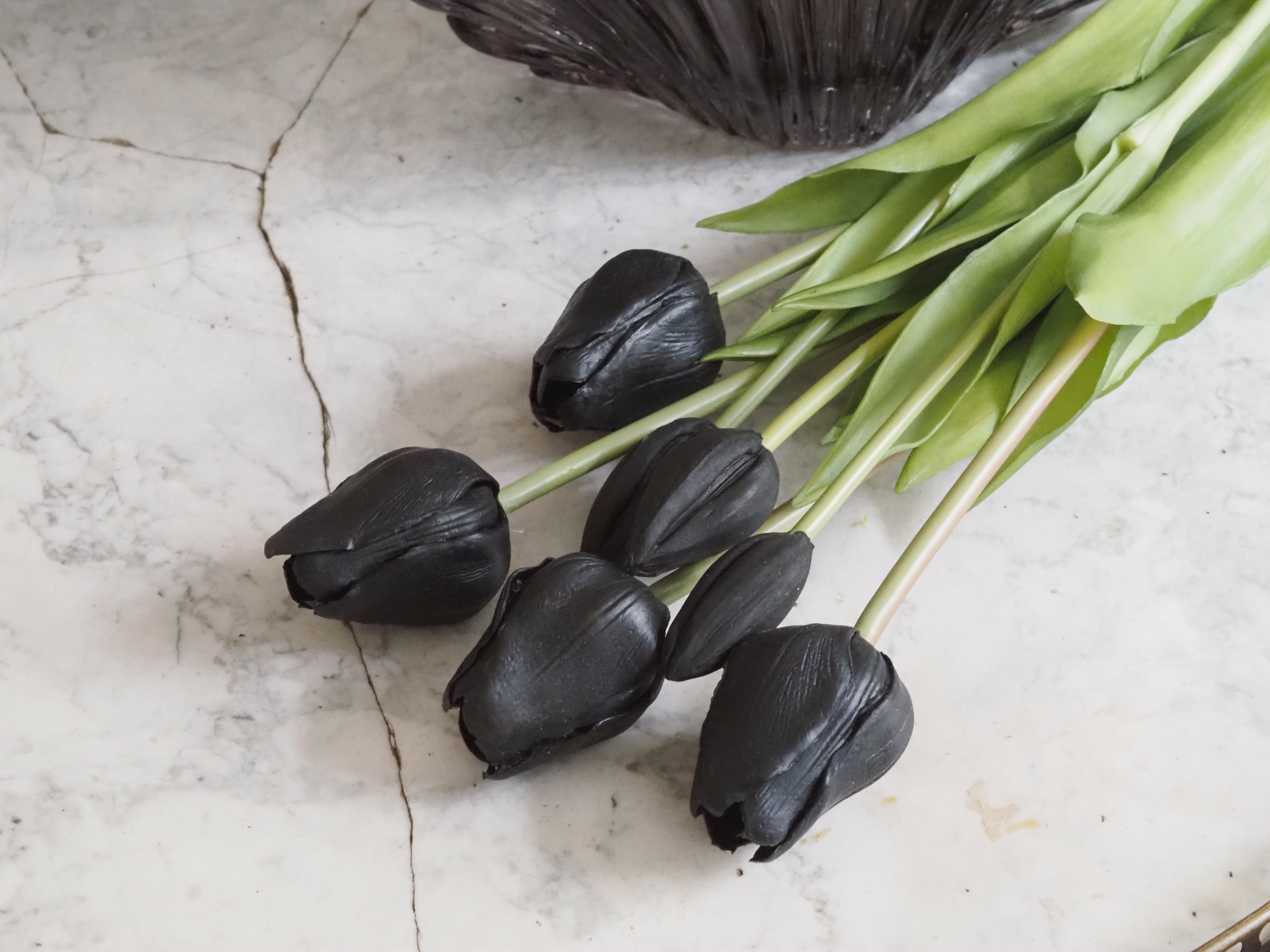 Tulpenbund in schwarz · Schwarze Kunstblumen Tulpen · 7 Stiele Bund