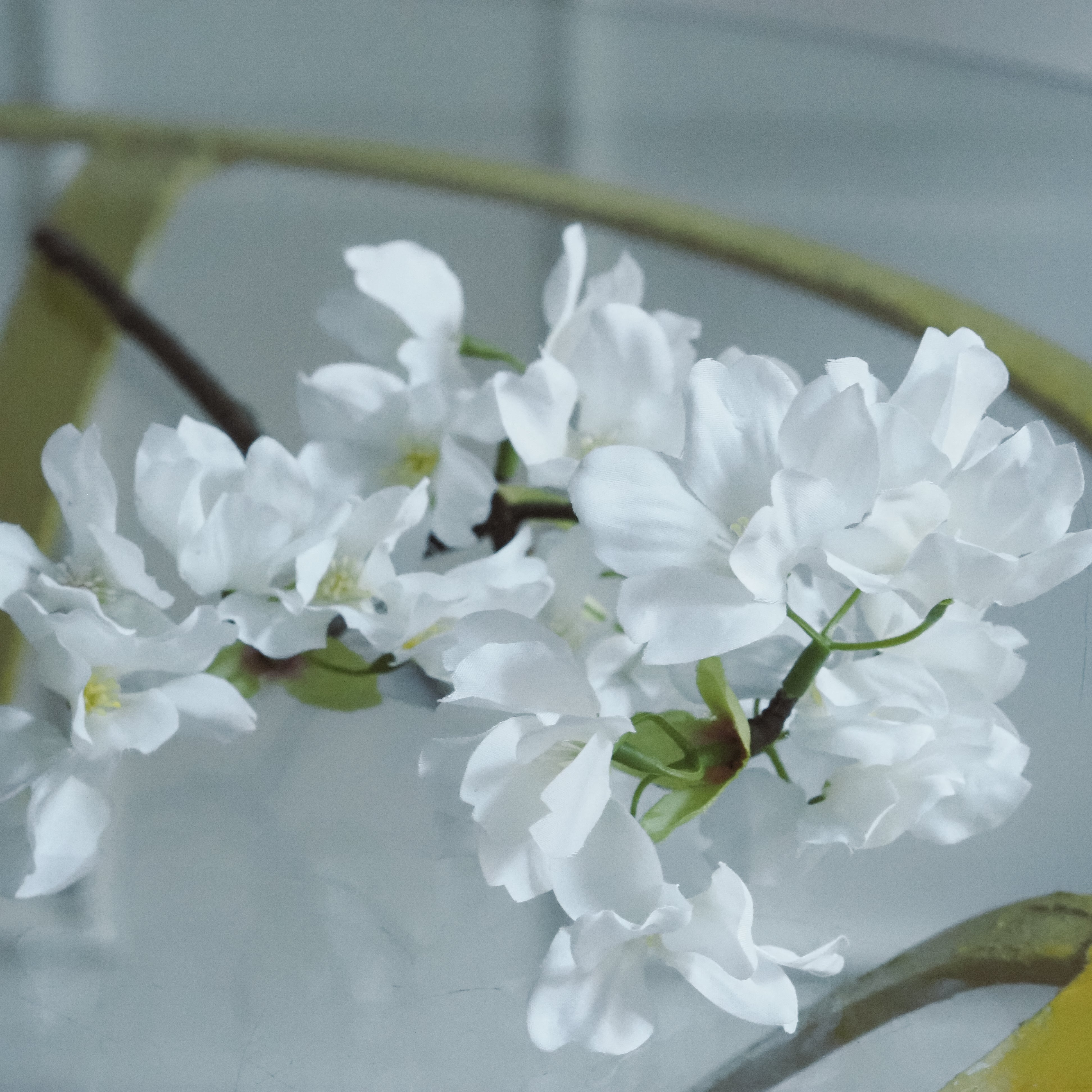 Kirschblütenzweig weiß-creme · floraler Dekozweig