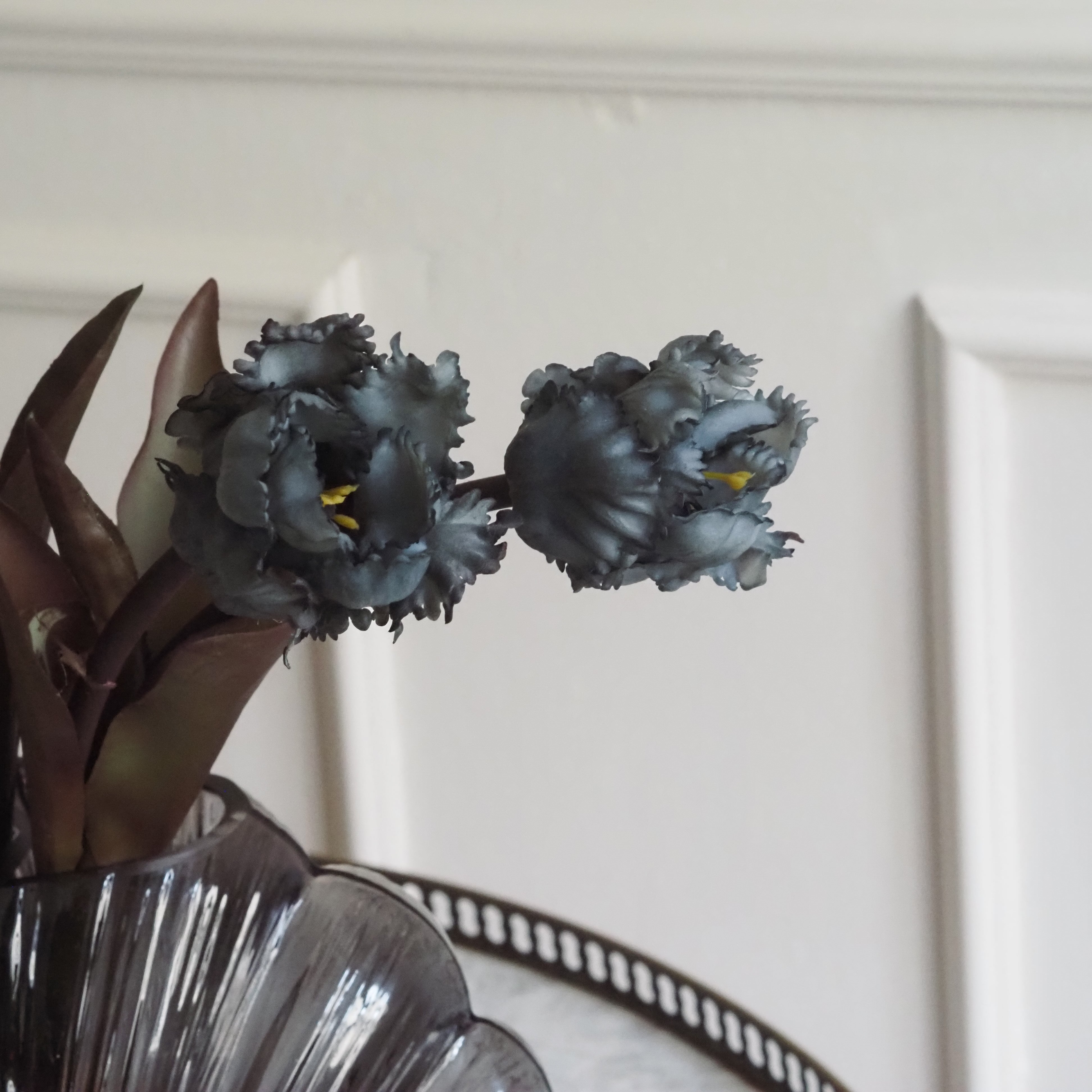 Tulpenbündel · Papageientulpe in Grau, Kunstblumen Tulpe