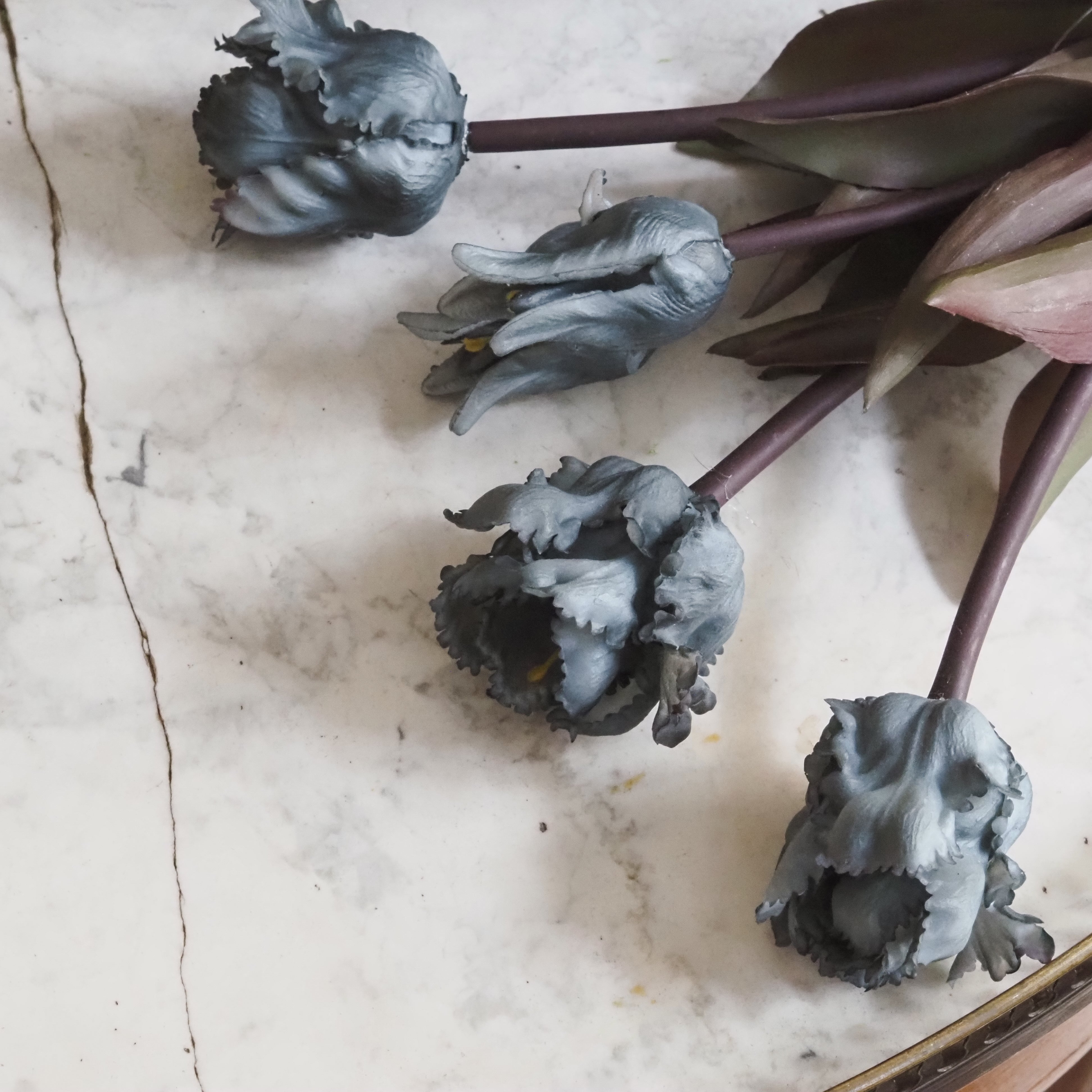 Tulpenbündel · Papageientulpe in Grau, Kunstblumen Tulpe