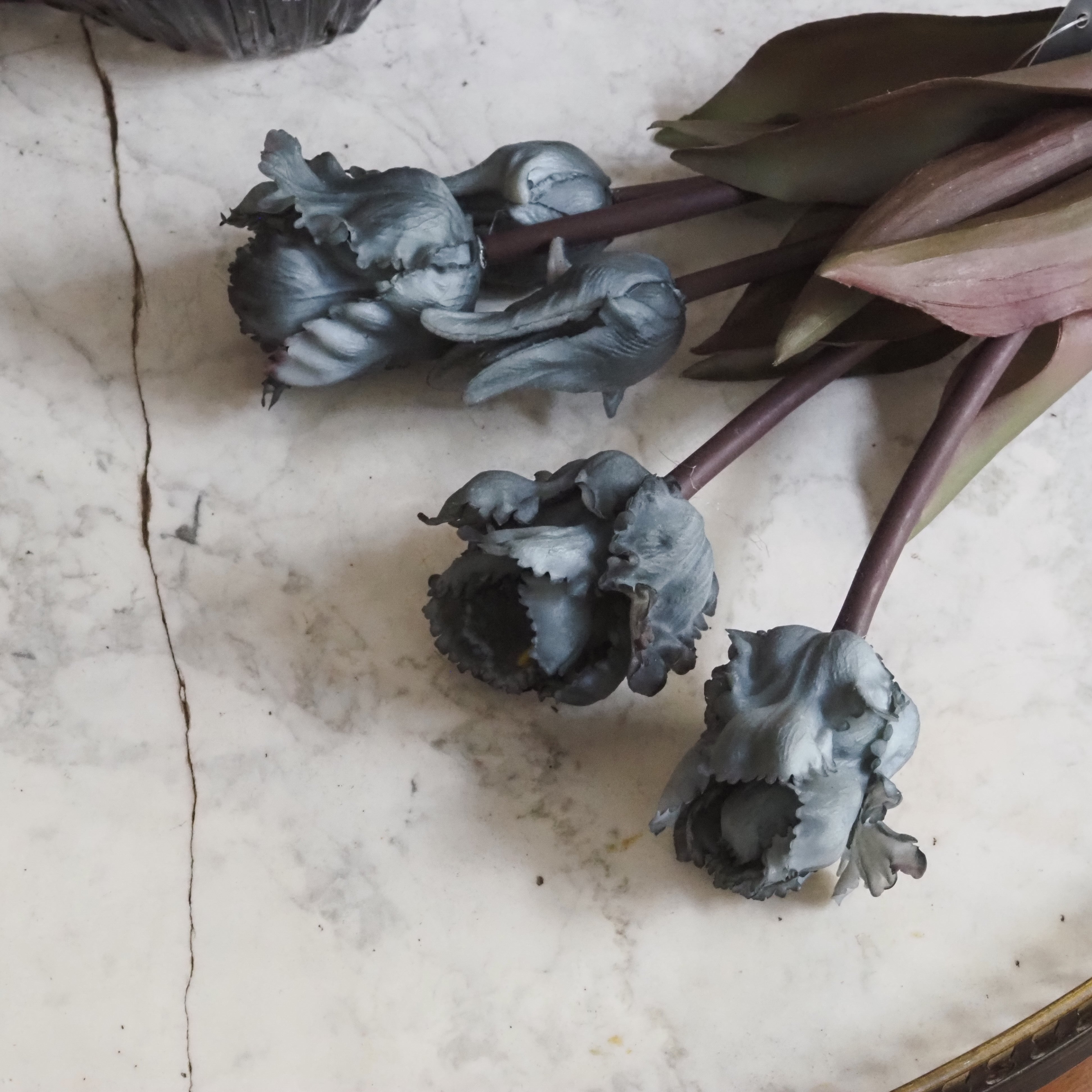 Tulpenbündel · Papageientulpe in Grau, Kunstblumen Tulpe