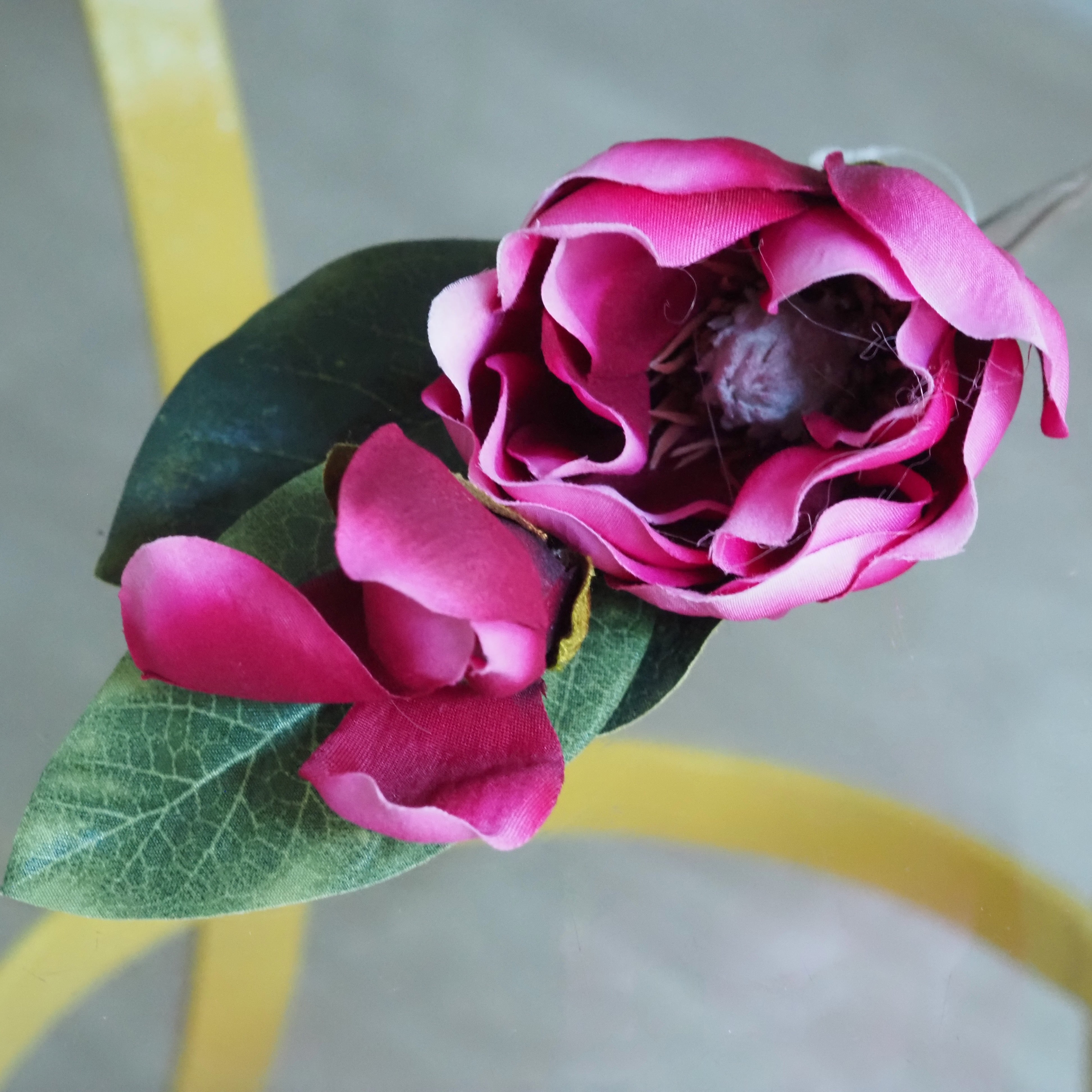 Magnolienzweig mit Knospe · floraler Dekozweig im klassisch-botanischen Stil