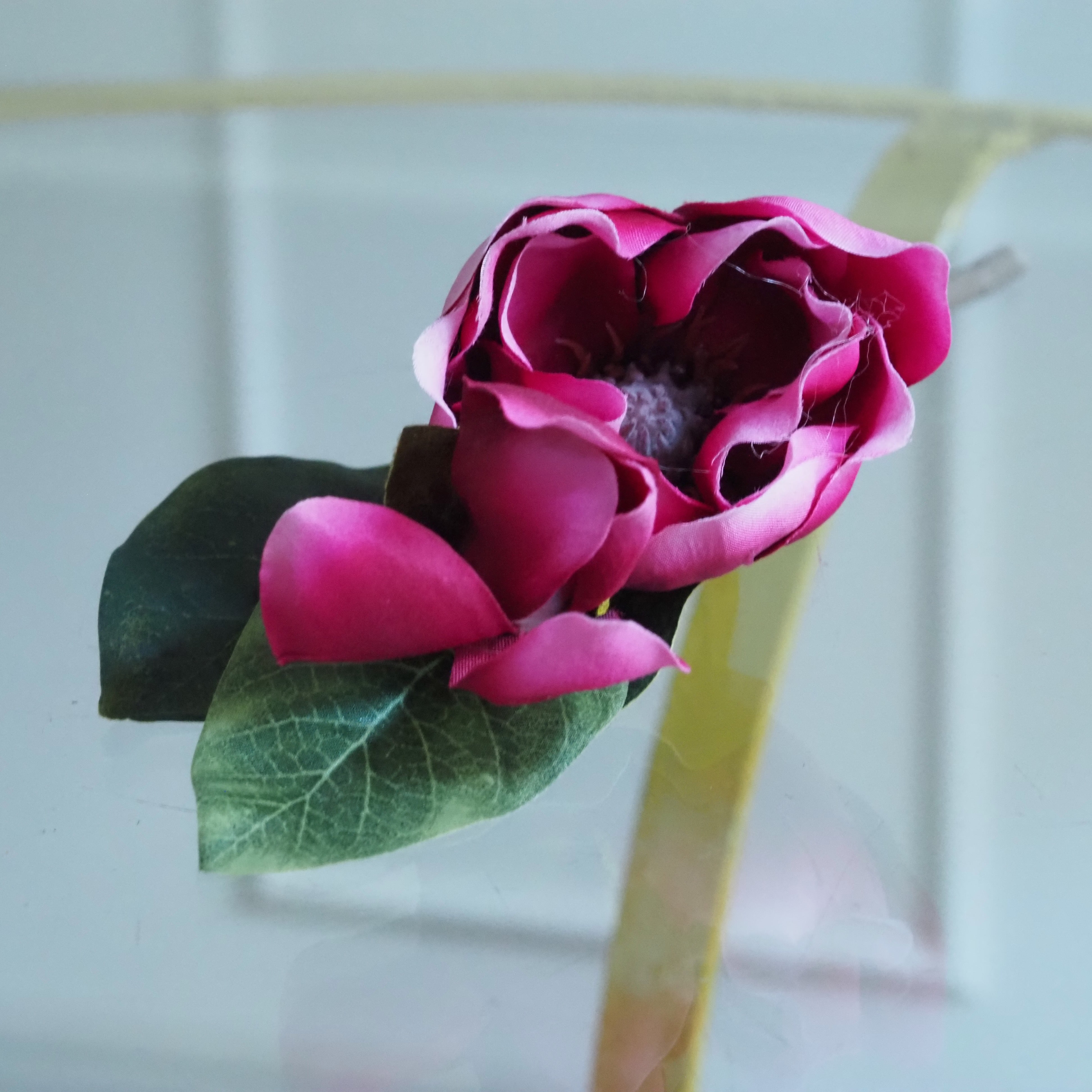 Magnolienzweig mit Knospe · floraler Dekozweig im klassisch-botanischen Stil