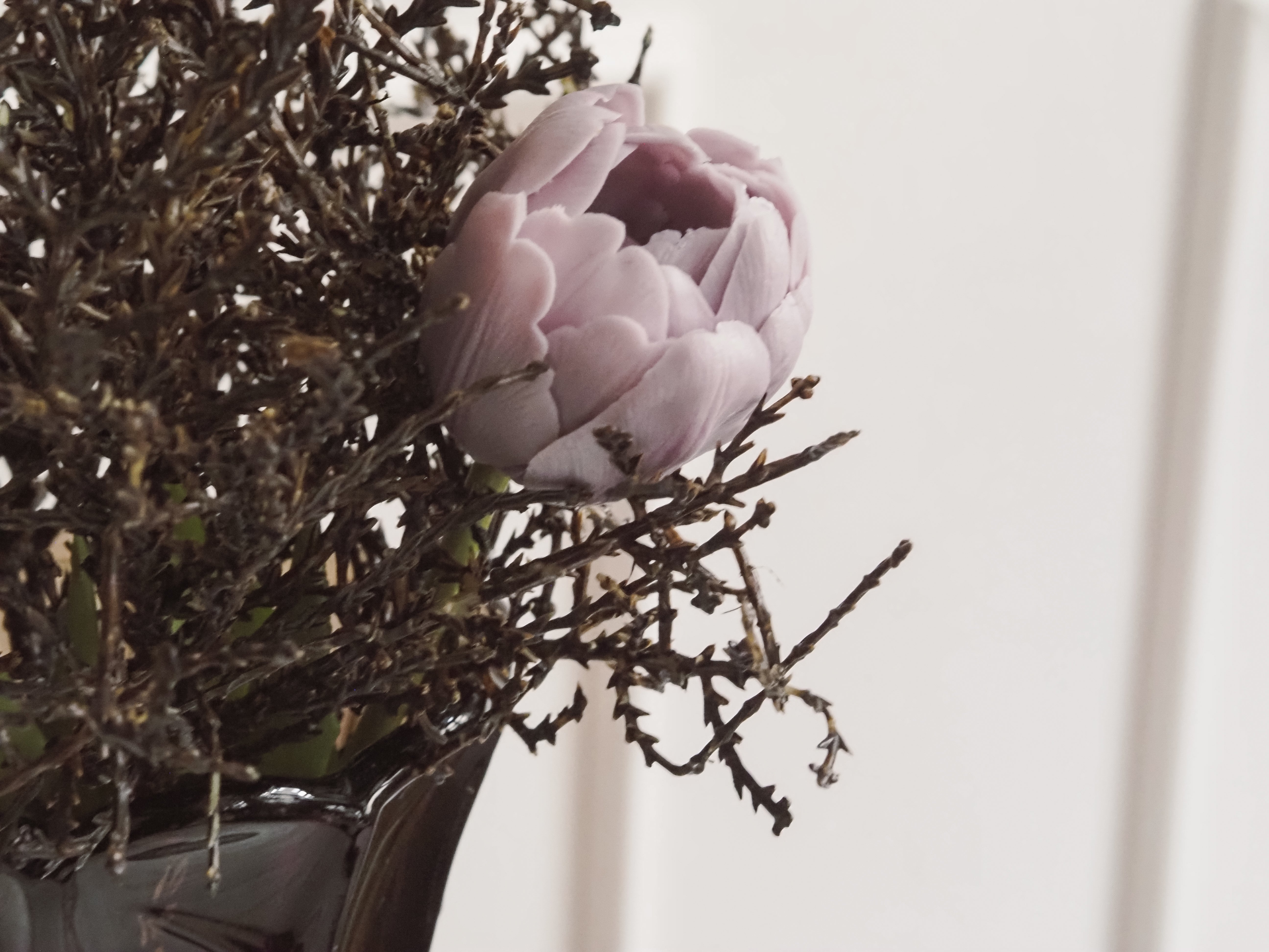 Tulpenbündel · Botanisch inspirierte Frühlingsfloristik, Kunstblumen Tulpen