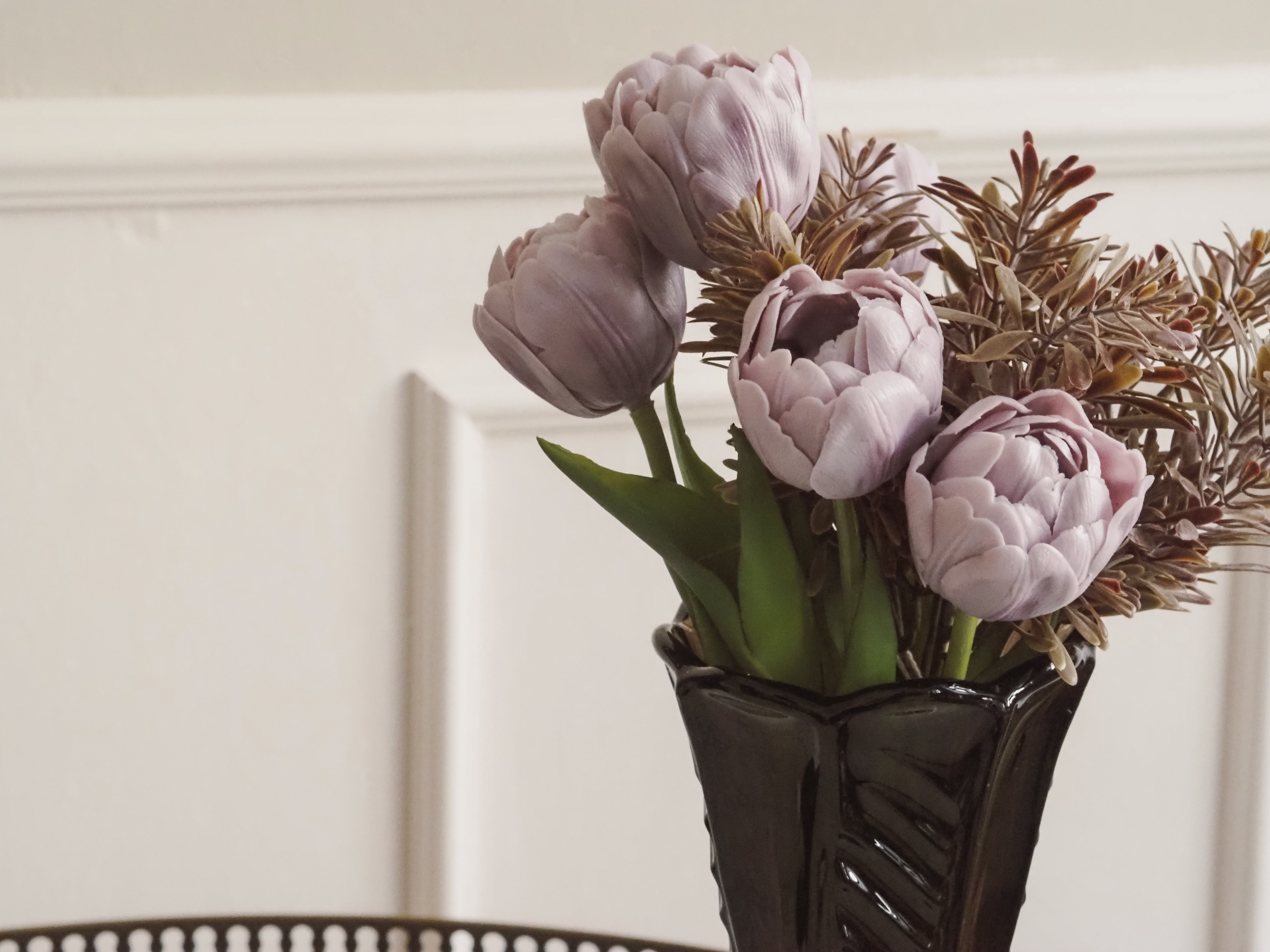 Tulpenbündel · Botanisch inspirierte Frühlingsfloristik, Kunstblumen Tulpen
