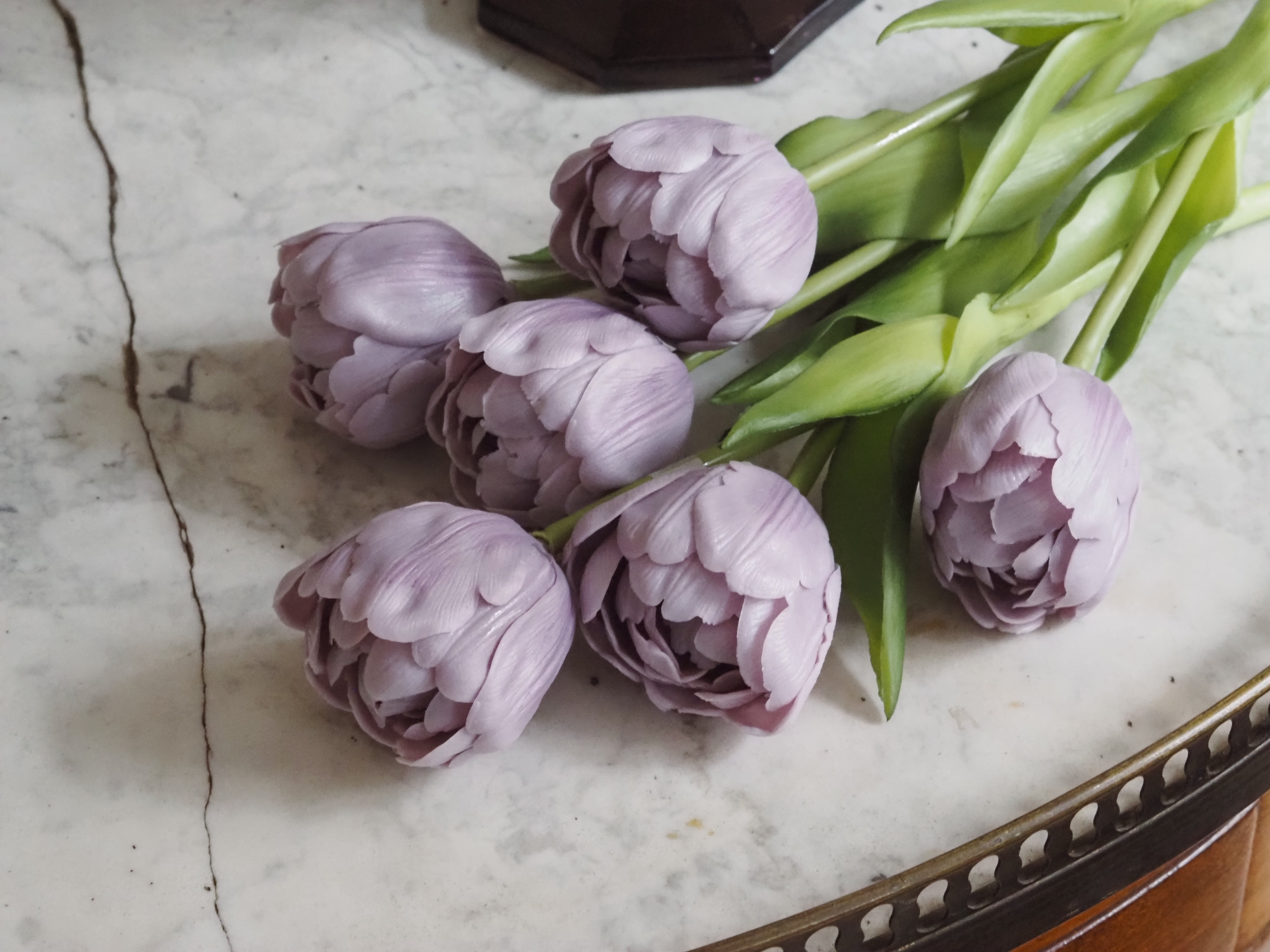 Tulpenbündel · Botanisch inspirierte Frühlingsfloristik, Kunstblumen Tulpen
