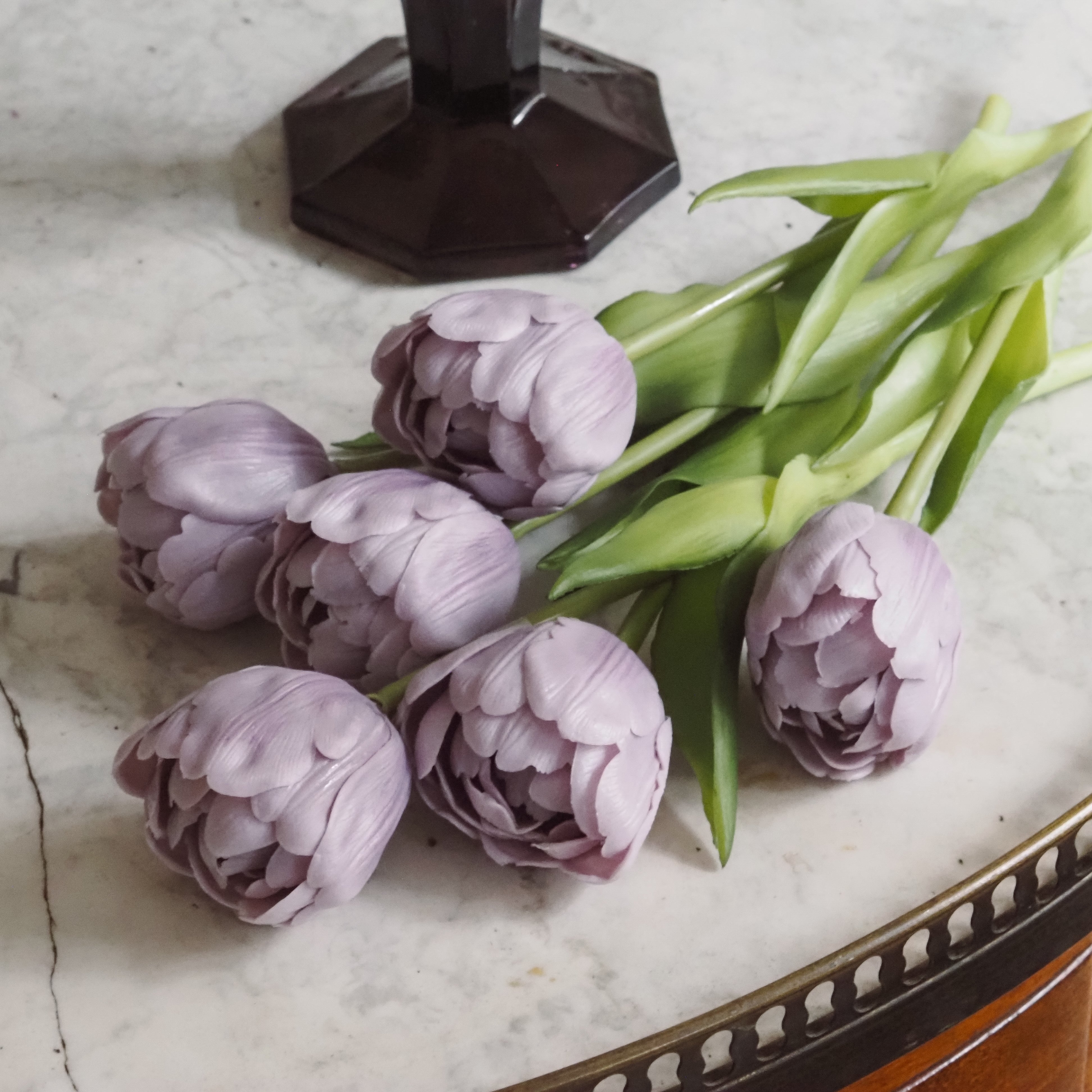 Tulpenbündel · Botanisch inspirierte Frühlingsfloristik, Kunstblumen Tulpen