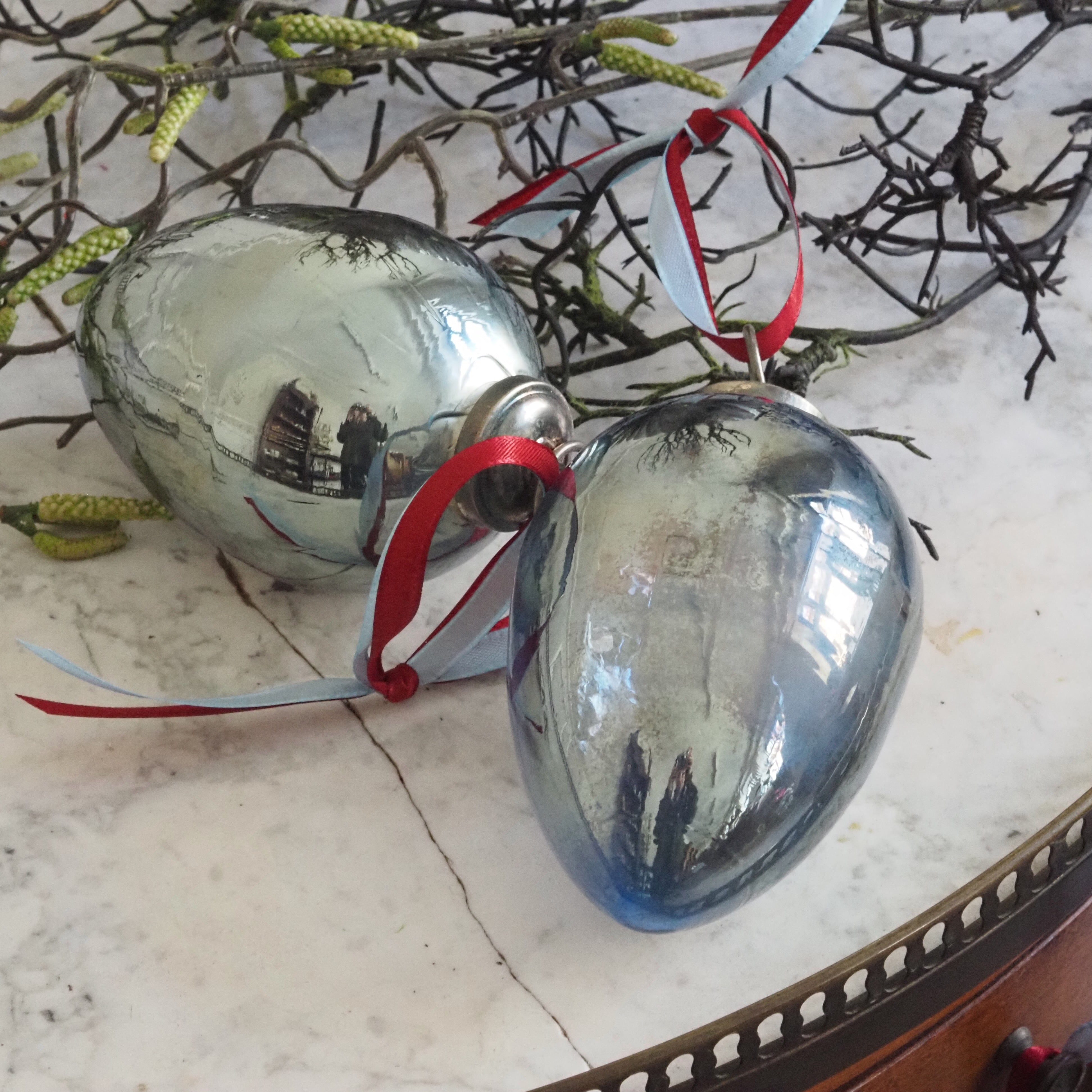 Glasei Set · Dekoratives Glasornament in Babyblau mit Schleife