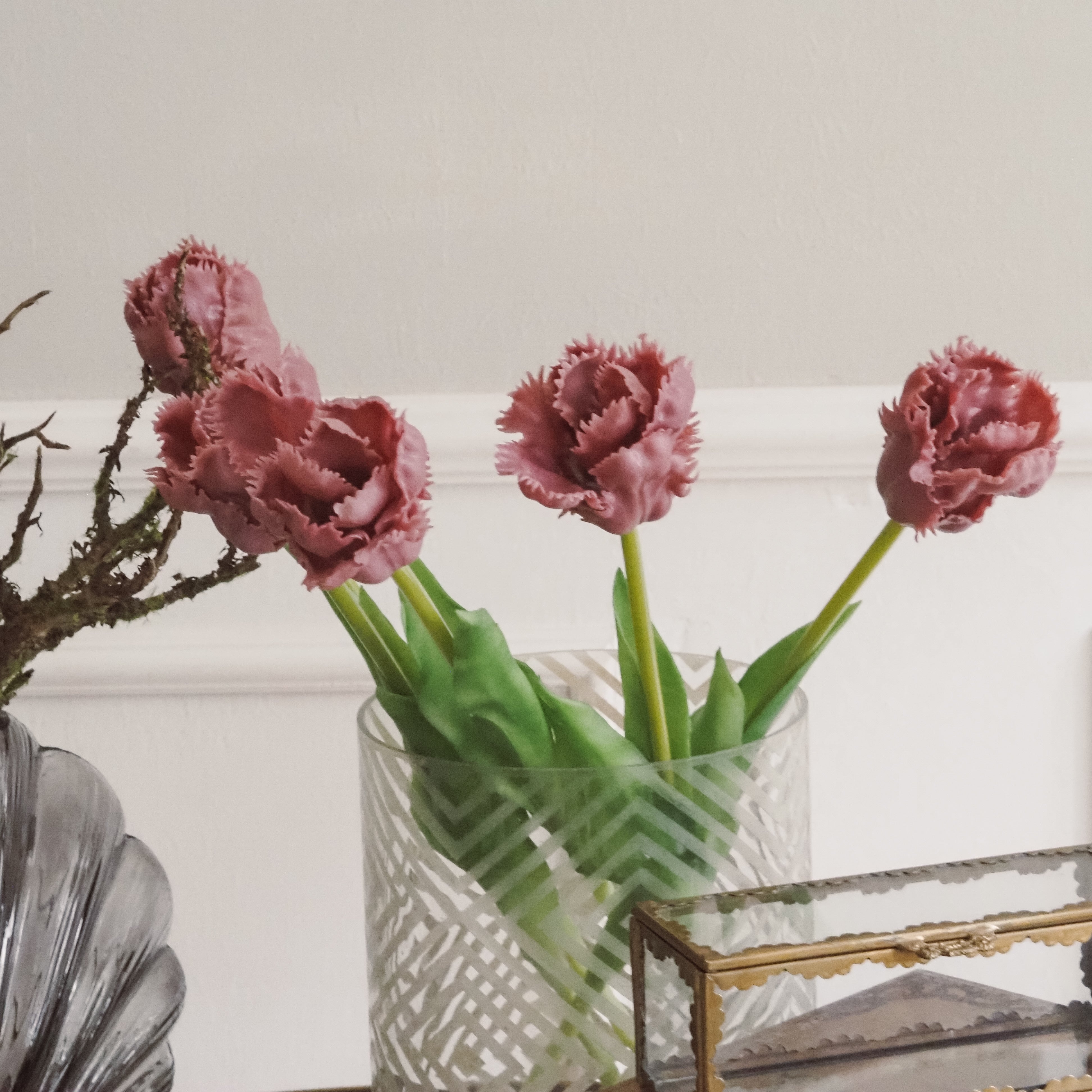Papagei-Tulpen Bündel · dekorative Frühlingsblüten in dunklem Rosa, Kunstblumen