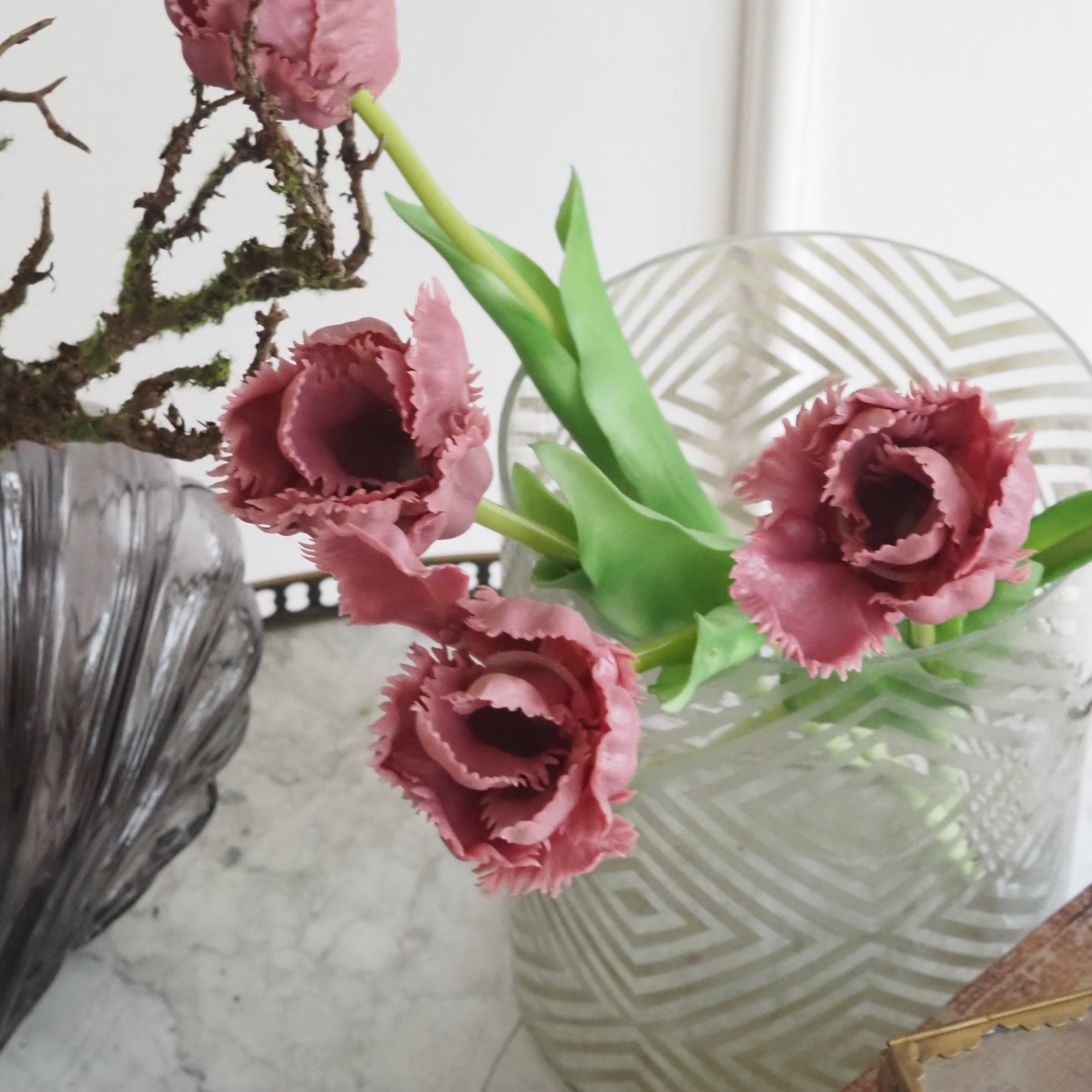 Papagei-Tulpen Bündel · dekorative Frühlingsblüten in dunklem Rosa, Kunstblumen