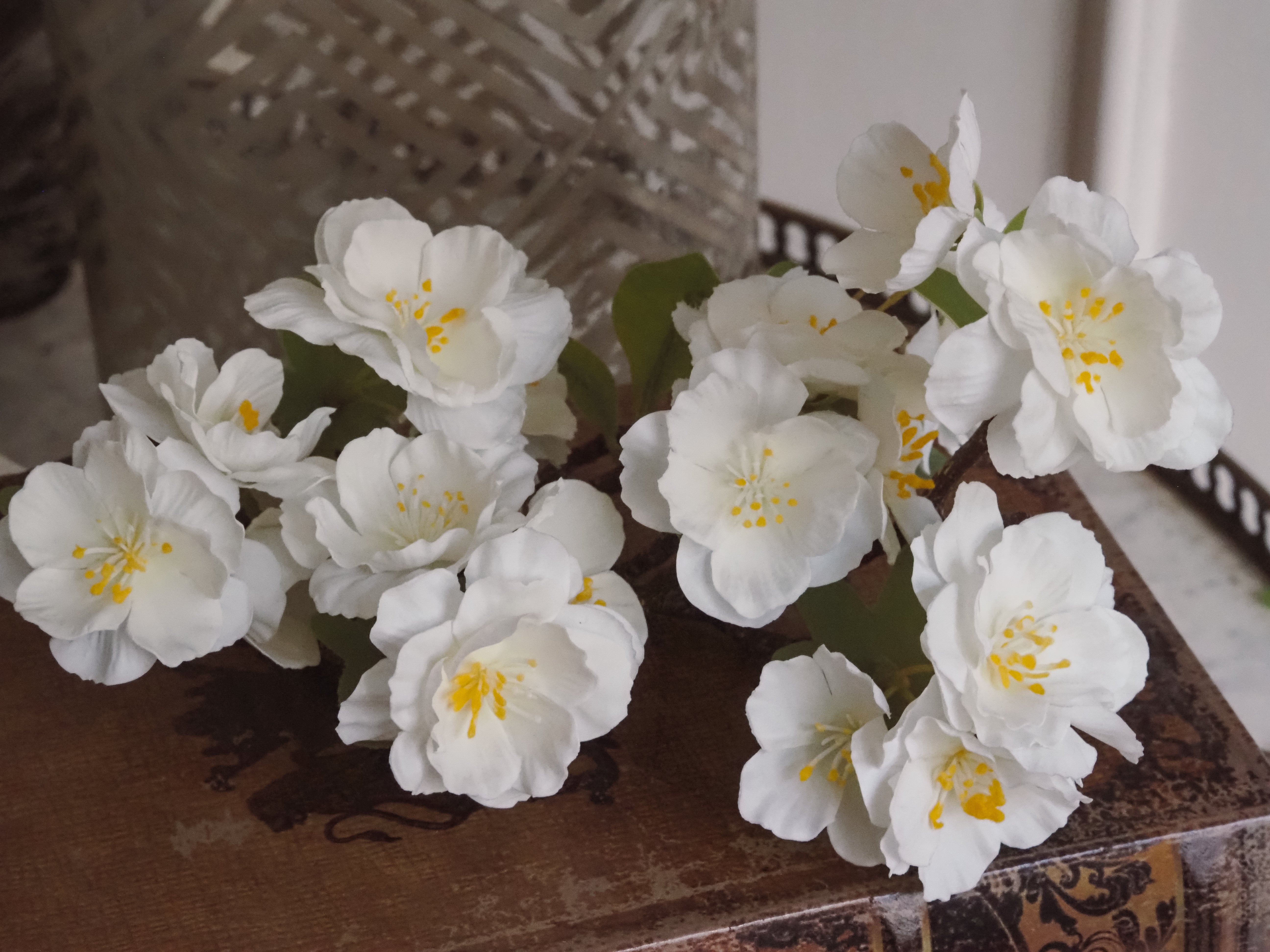 Kirschblütenzweig · künstlicher Dekorationszweig in Weiß