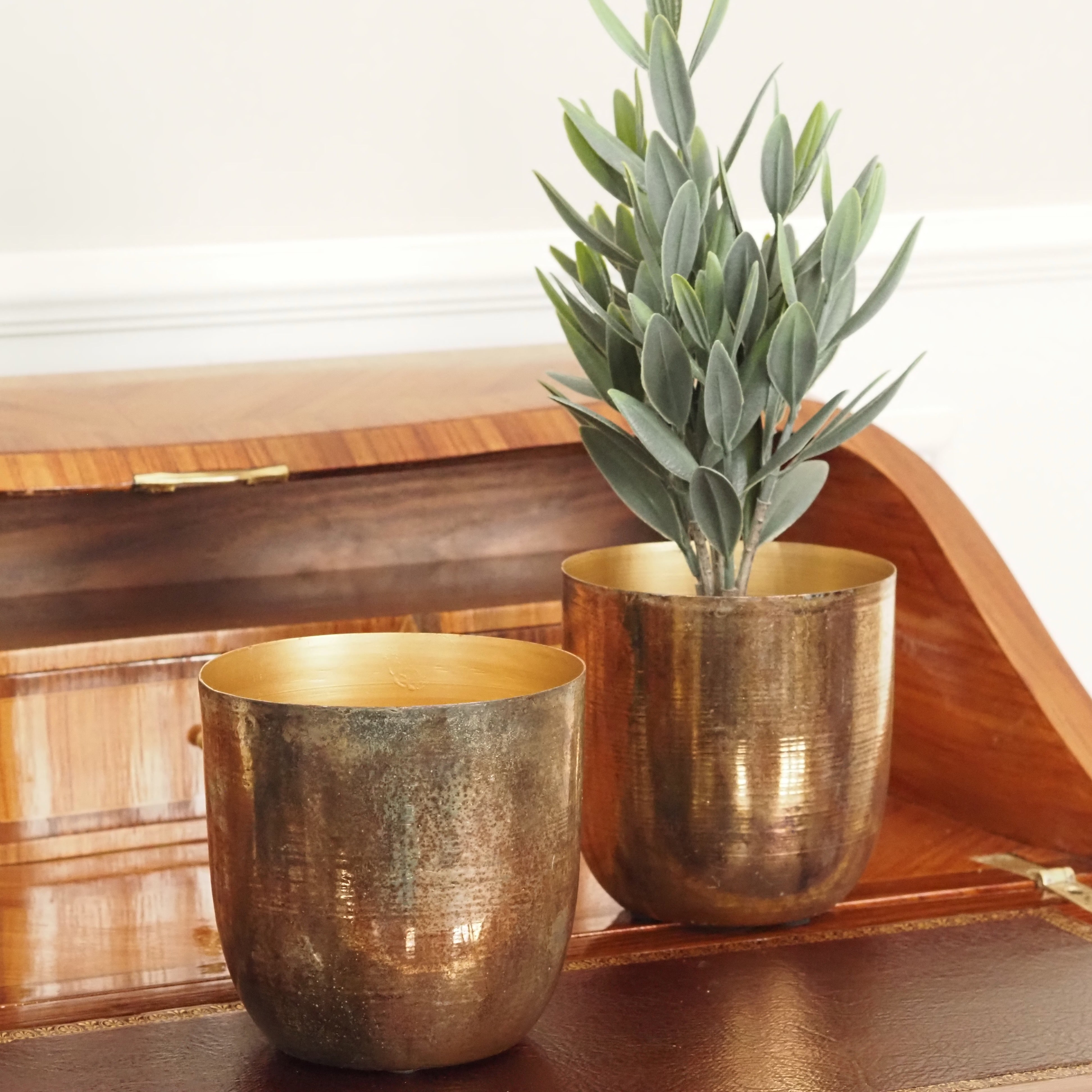 Blumentopf · antikgoldene Metalloptik / Übertopf im Vintage-Stil