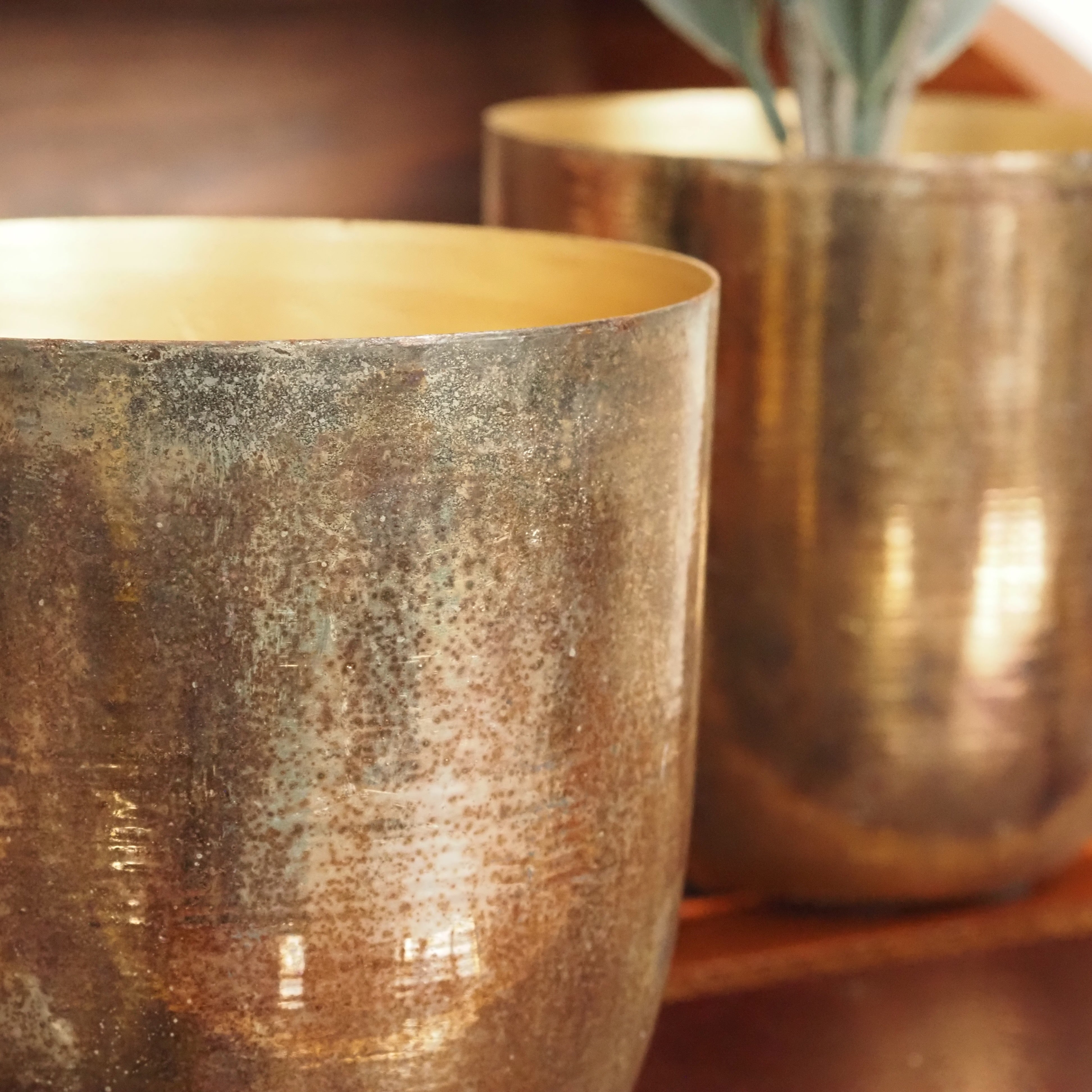 Blumentopf · antikgoldene Metalloptik / Übertopf im Vintage-Stil