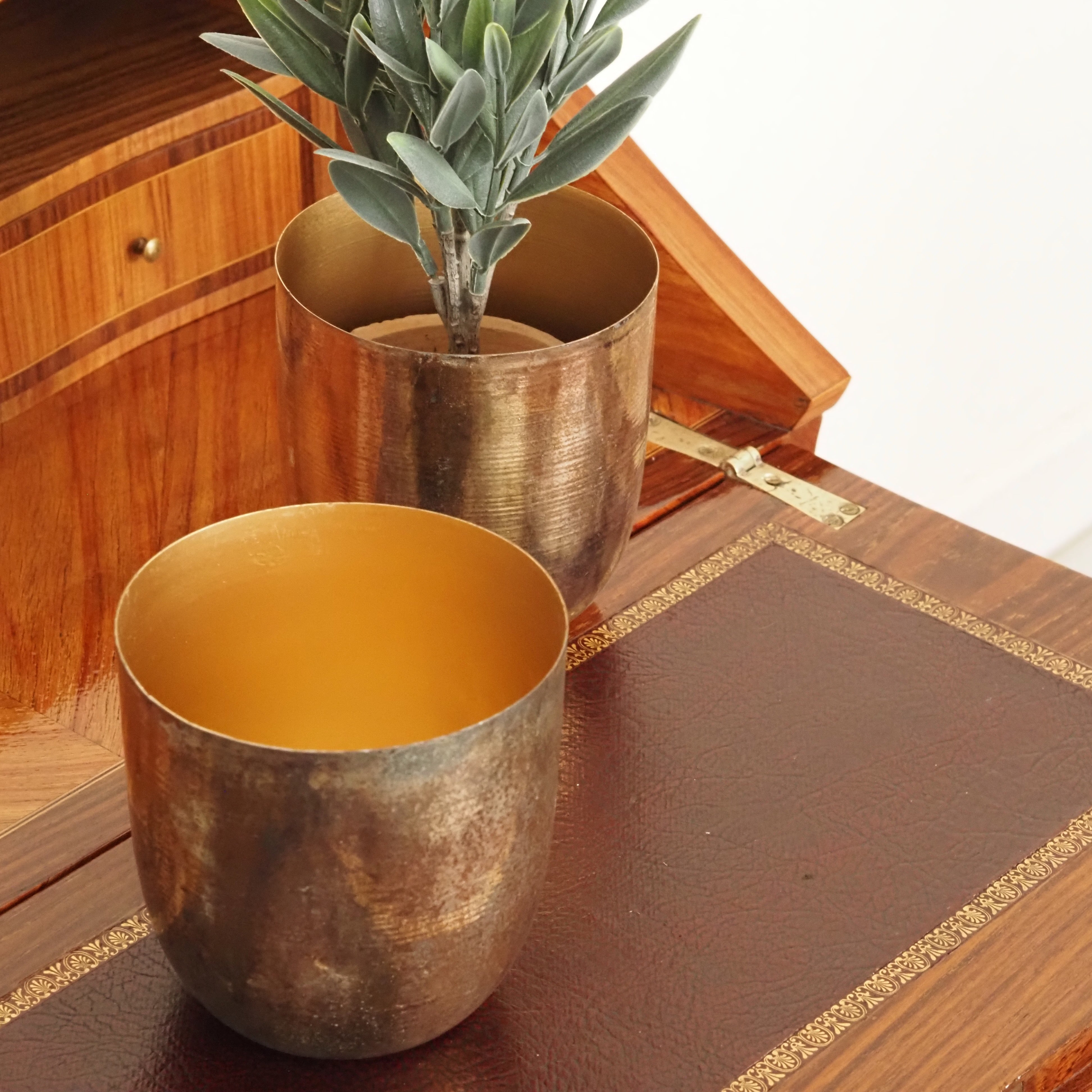 Blumentopf · antikgoldene Metalloptik / Übertopf im Vintage-Stil