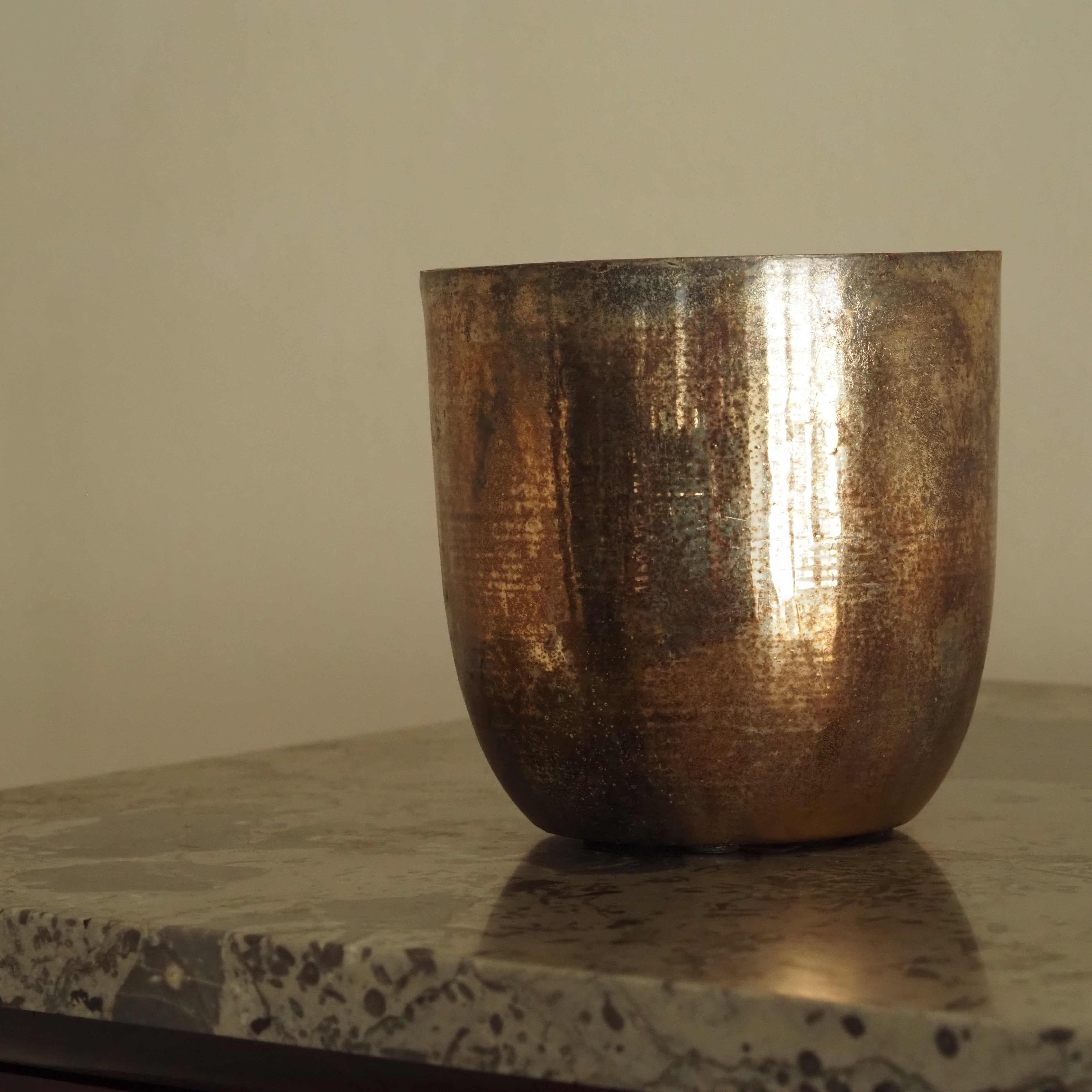 Blumentopf · antikgoldene Metalloptik / Übertopf im Vintage-Stil