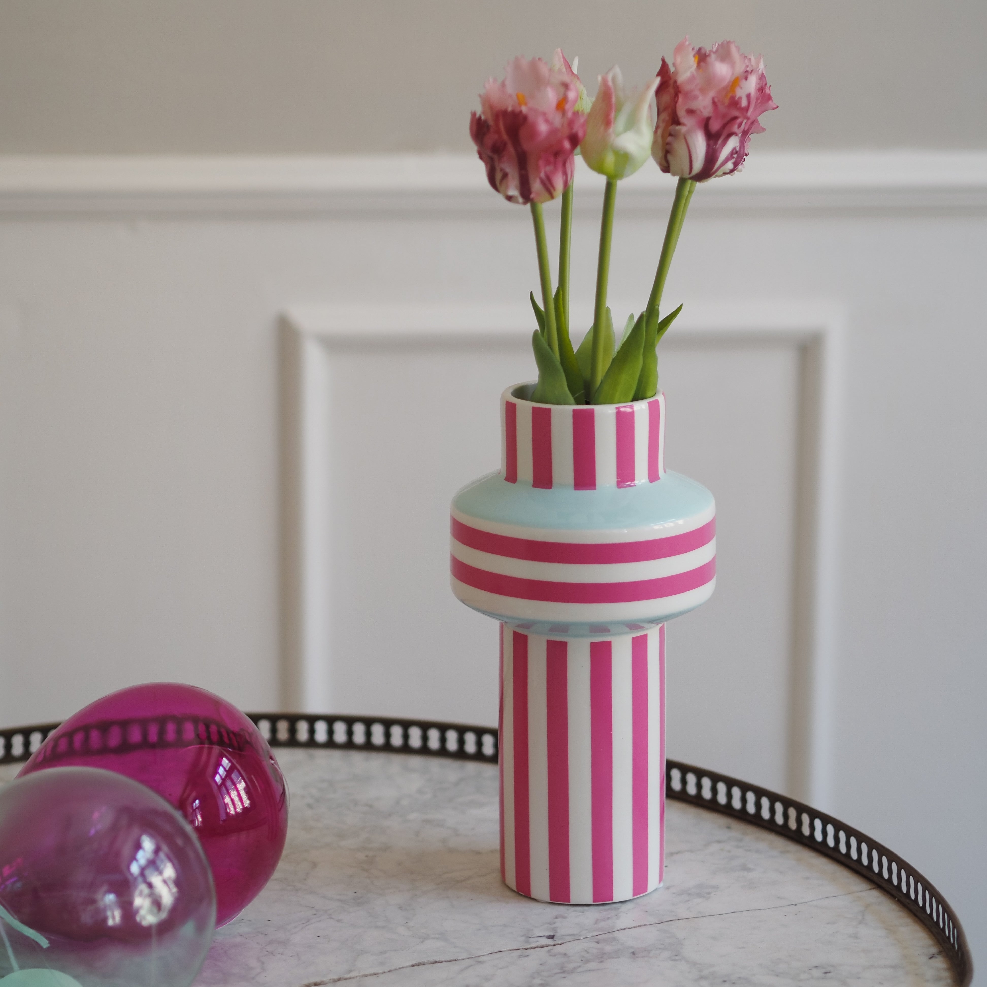 Keramikvase in pink weiß mint · Postmoderne Farbgestaltung / skulpturale Form / Blumenvase