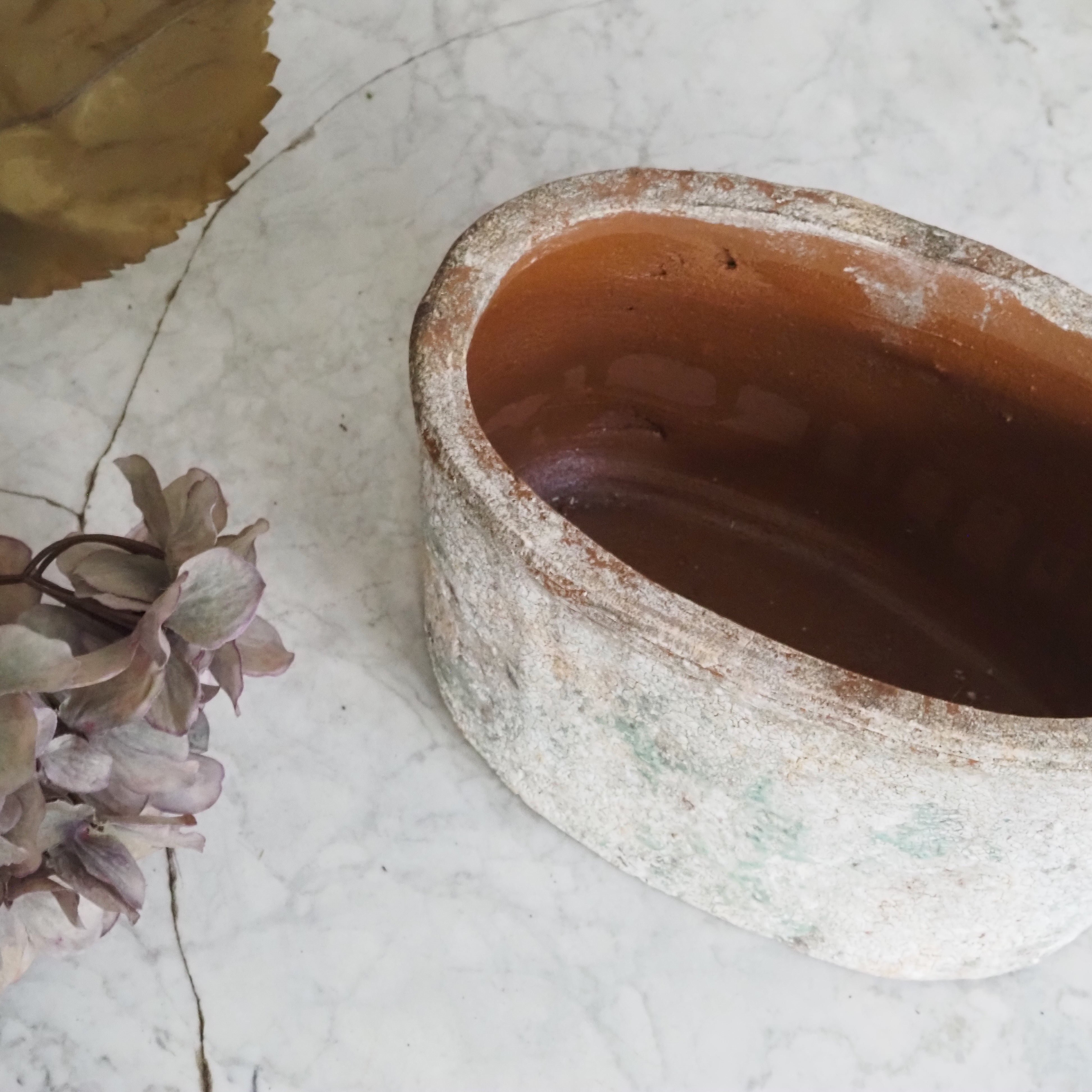 Dekorativer Blumen Keramiktopf · Steinoptik mit Patina, Pflanzentopf