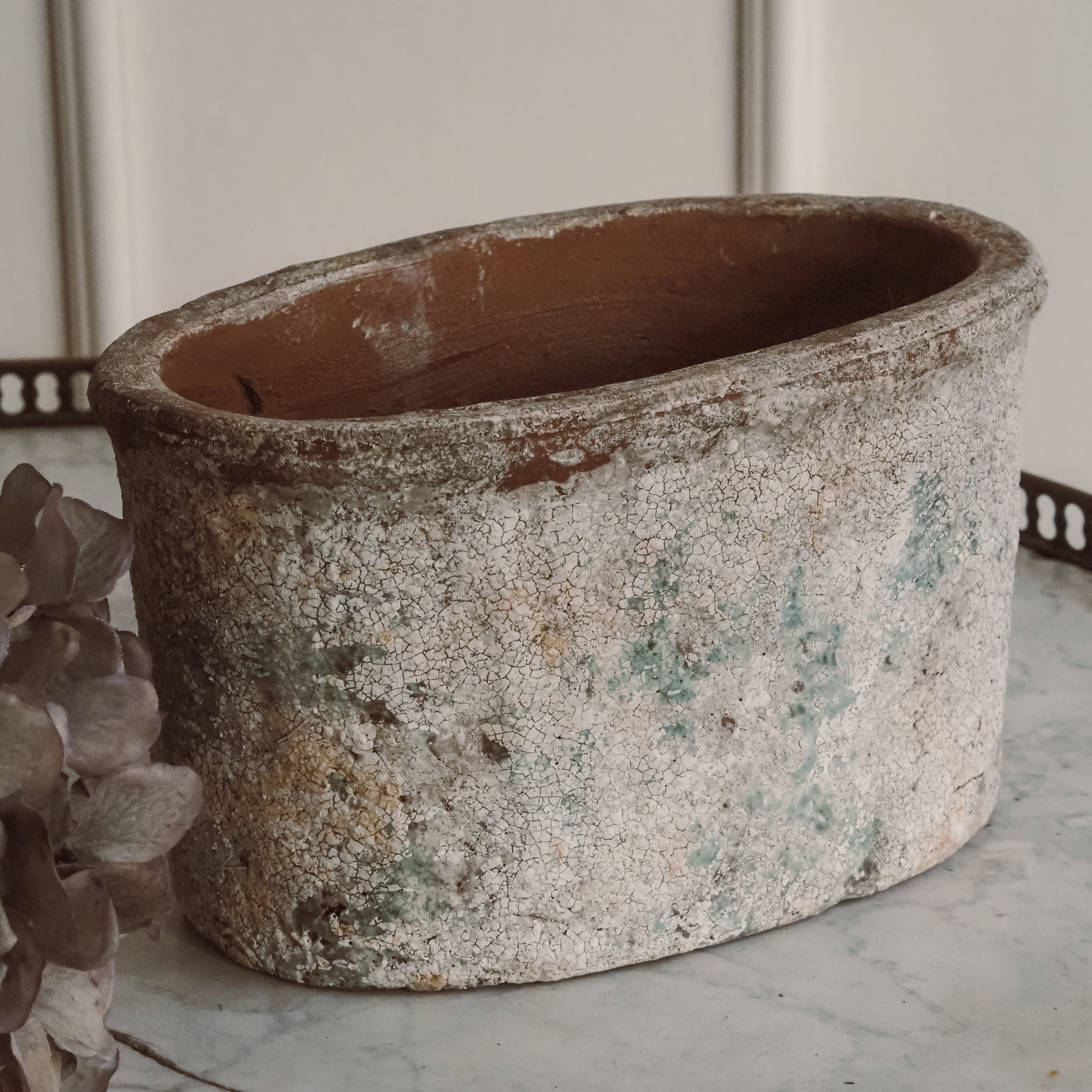Dekorativer Blumen Keramiktopf · Steinoptik mit Patina, Pflanzentopf