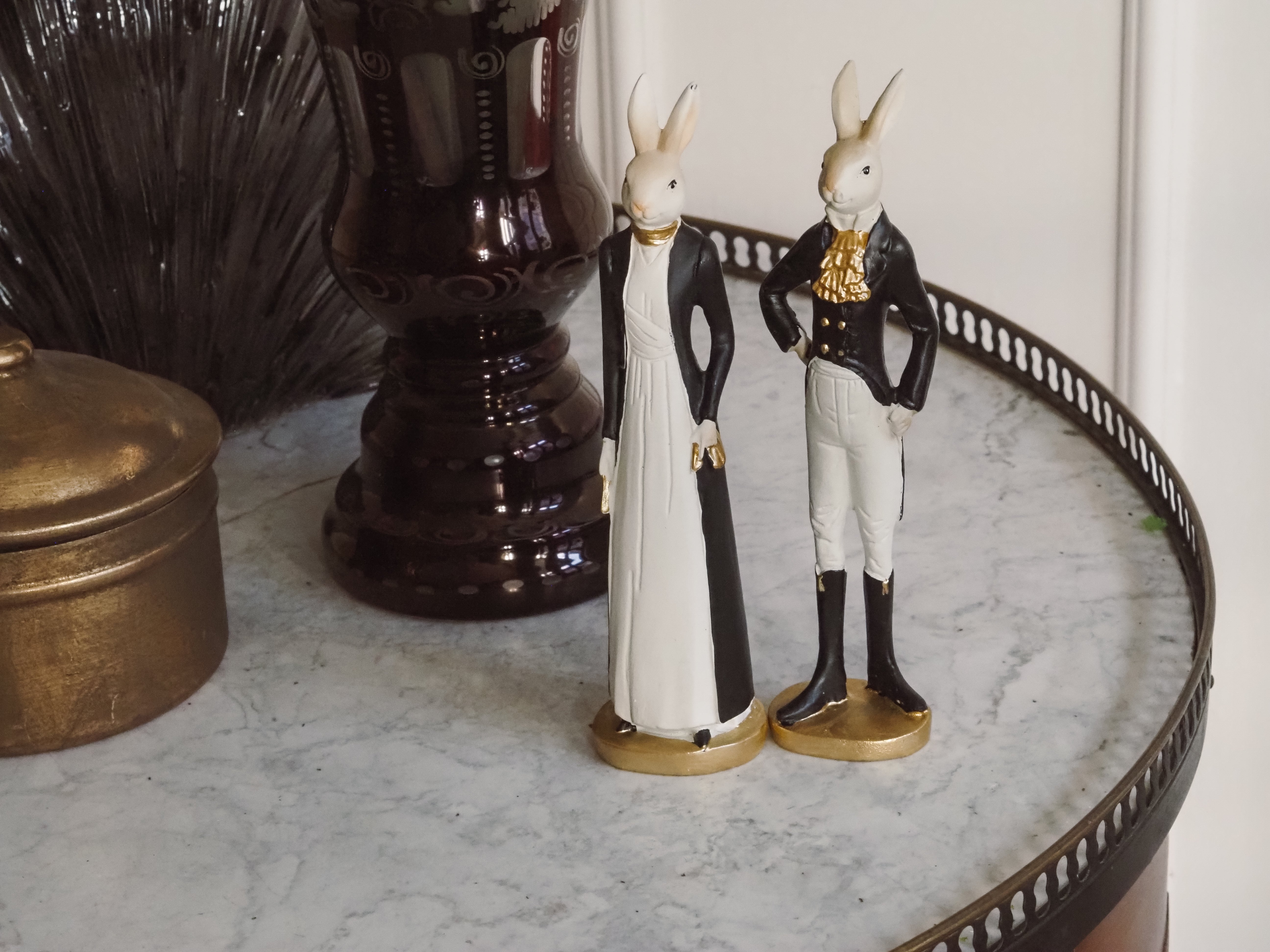 Hasenpaar · Figurenset in Schwarz-Weiß-Gold, Vintage Nostalgie Osterhasen