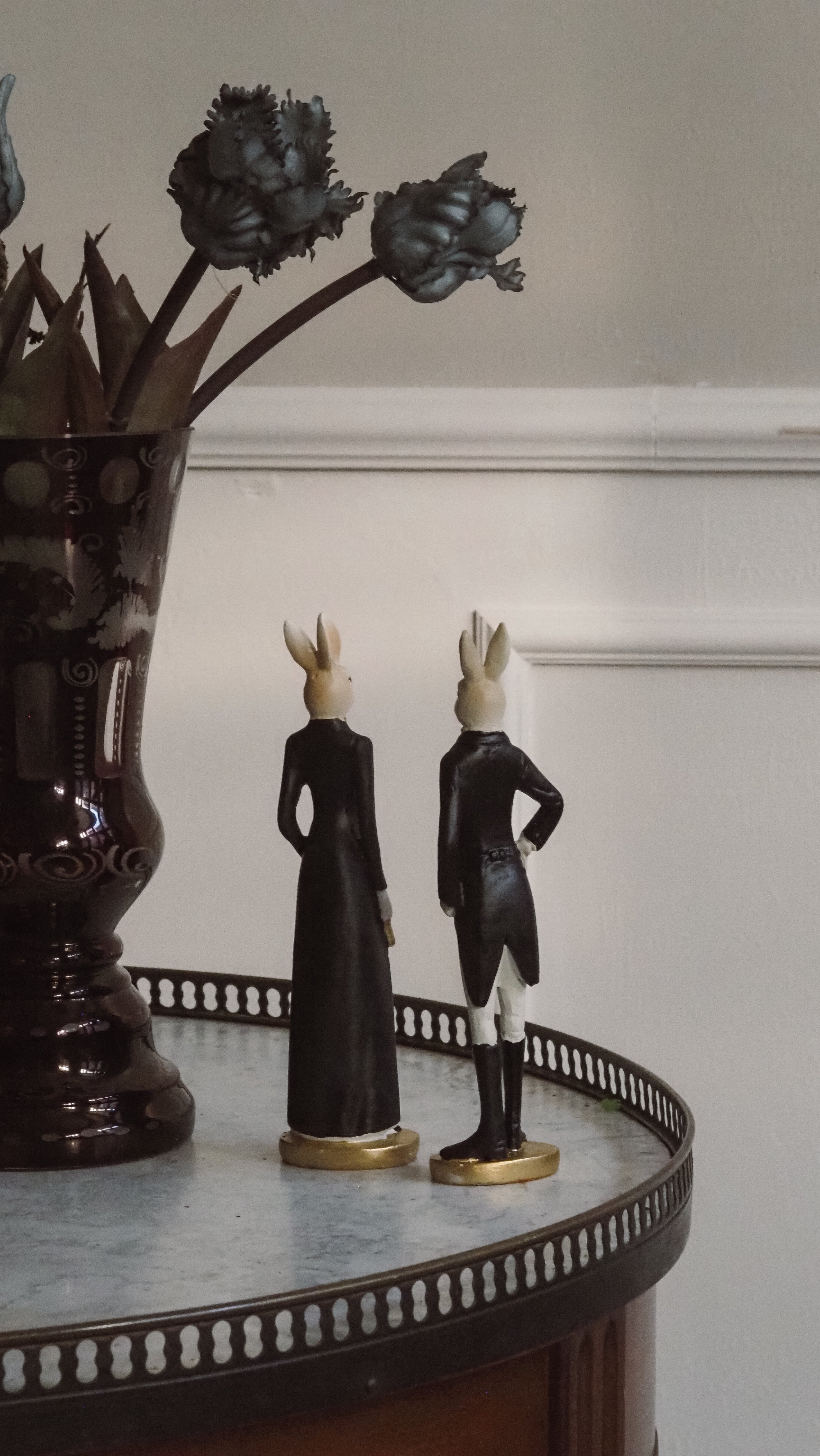 Hasenpaar · Figurenset in Schwarz-Weiß-Gold, Vintage Nostalgie Osterhasen