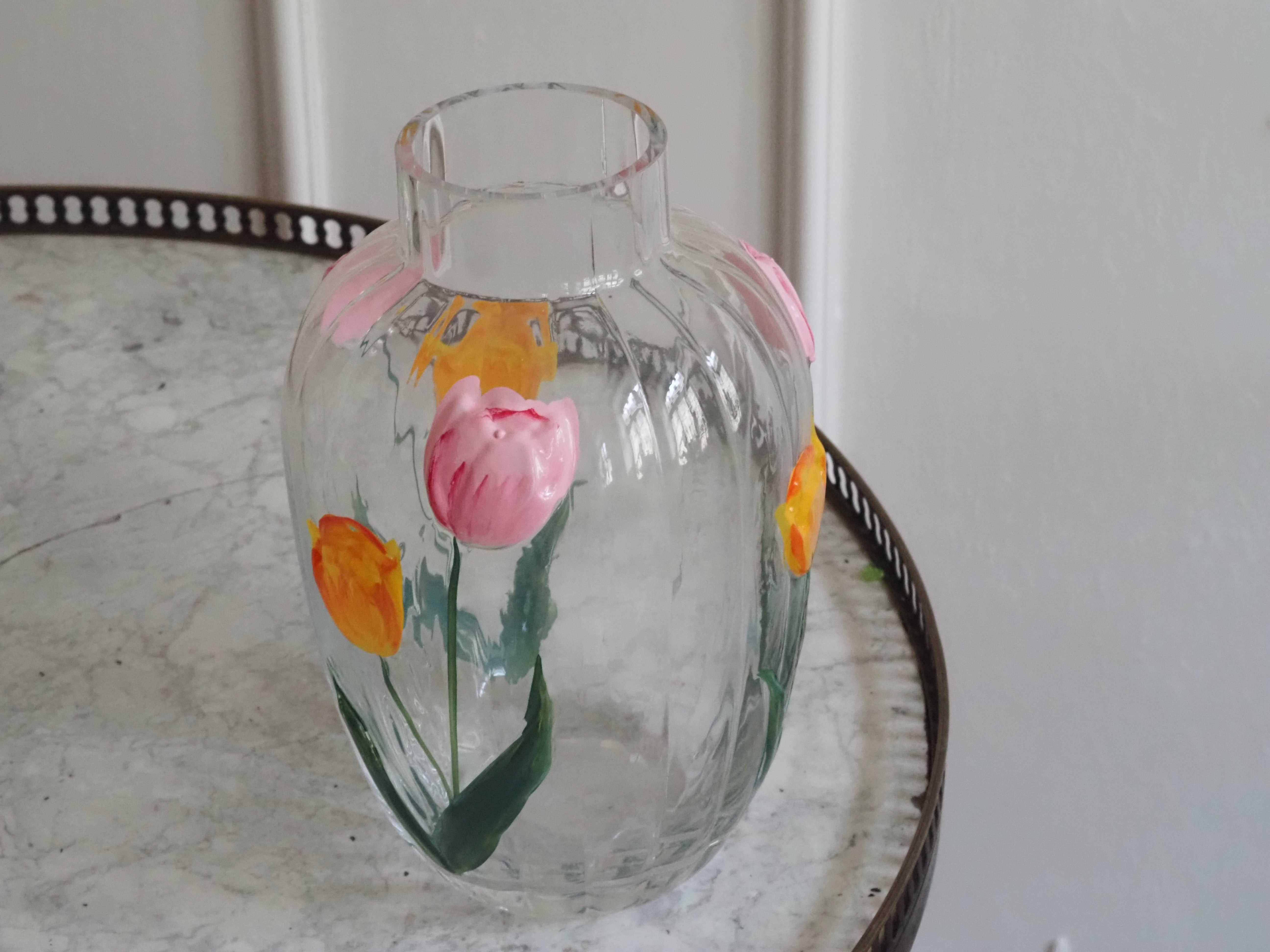 Glasvase mit Tulpenmotiv · handbemalte florale Dekorvase, Blumenvase