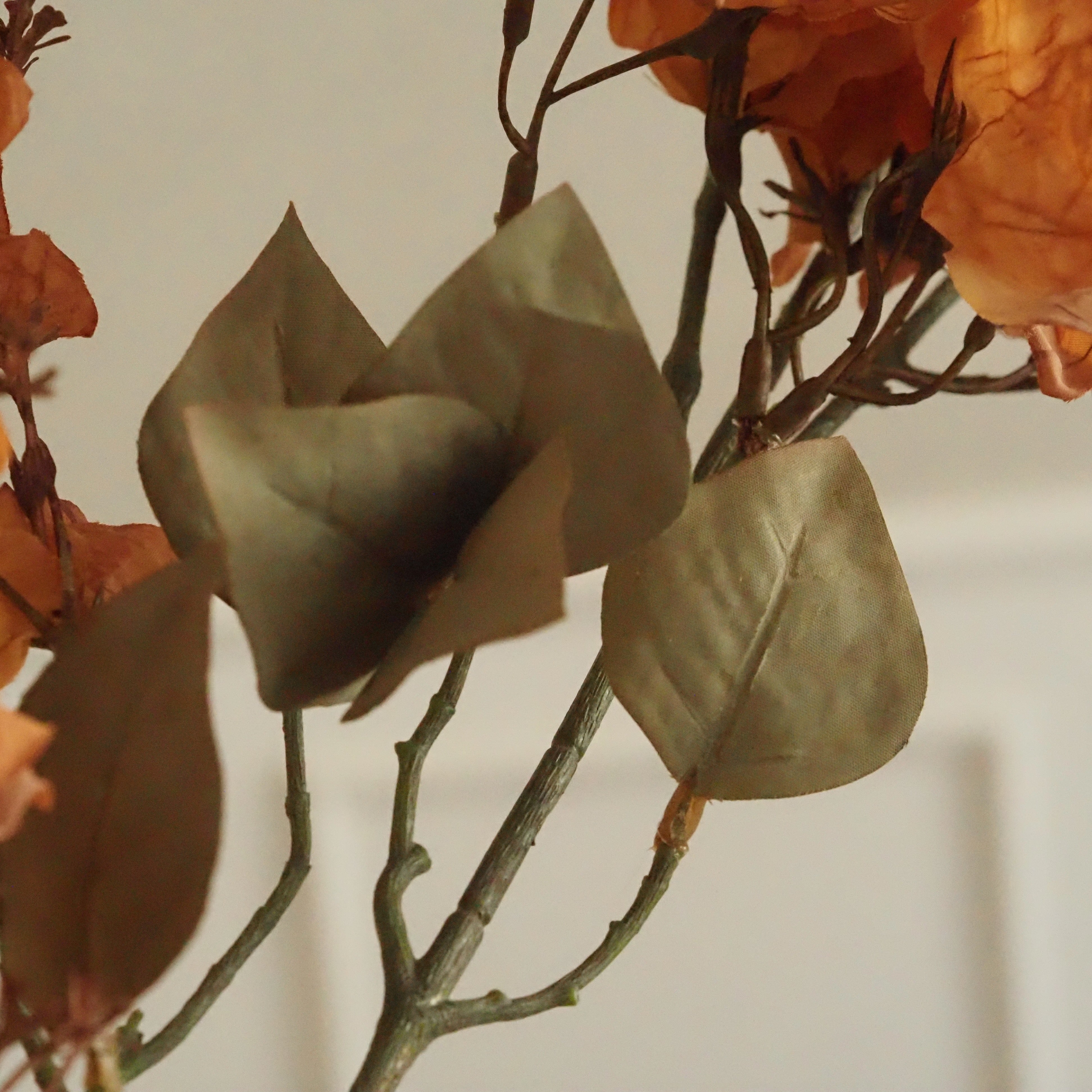 Dekozweig Ocker · Bougainvillea-Blüten in Seidenoptik