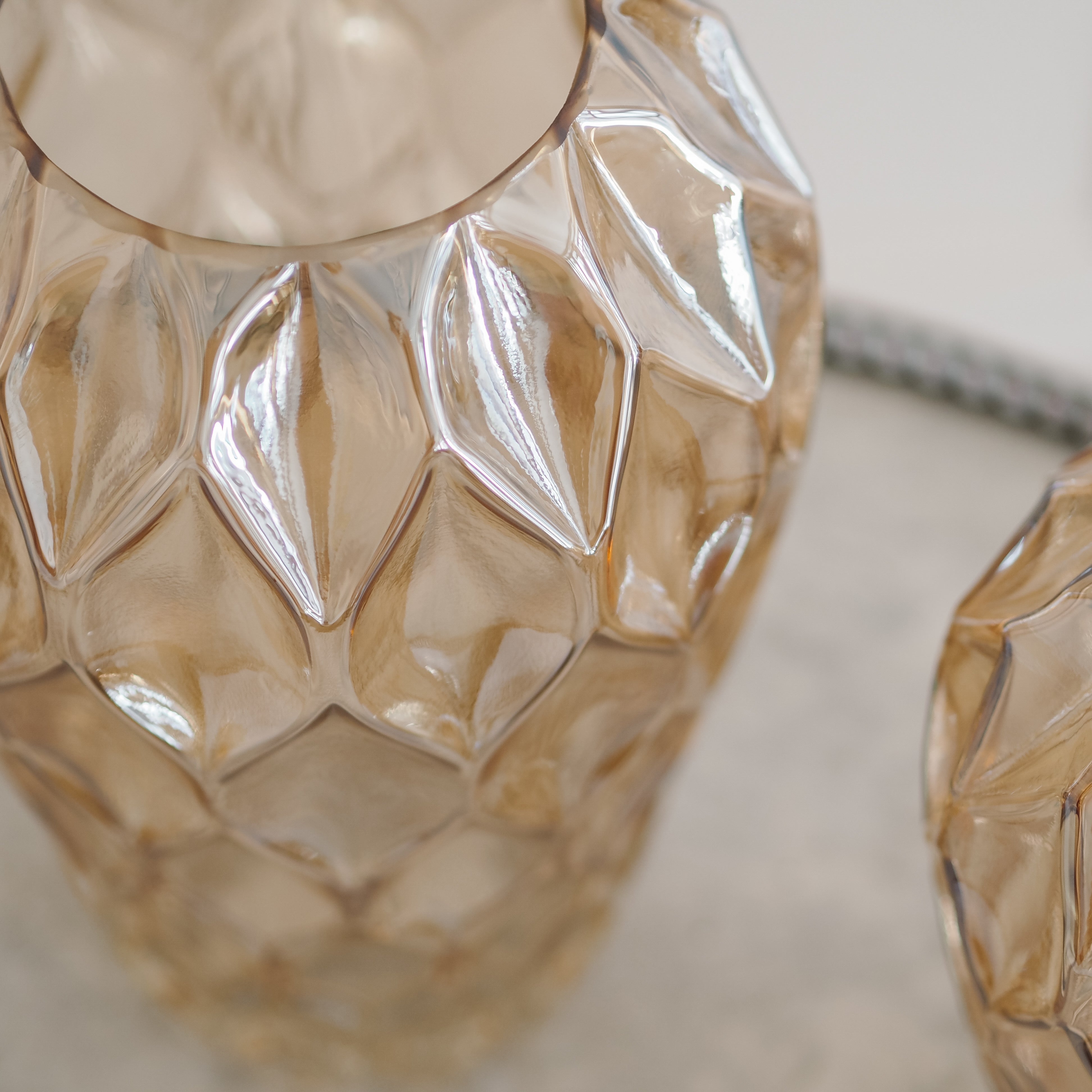 Glasvase Amber · strukturierte Oberfläche · Pressglas Stil