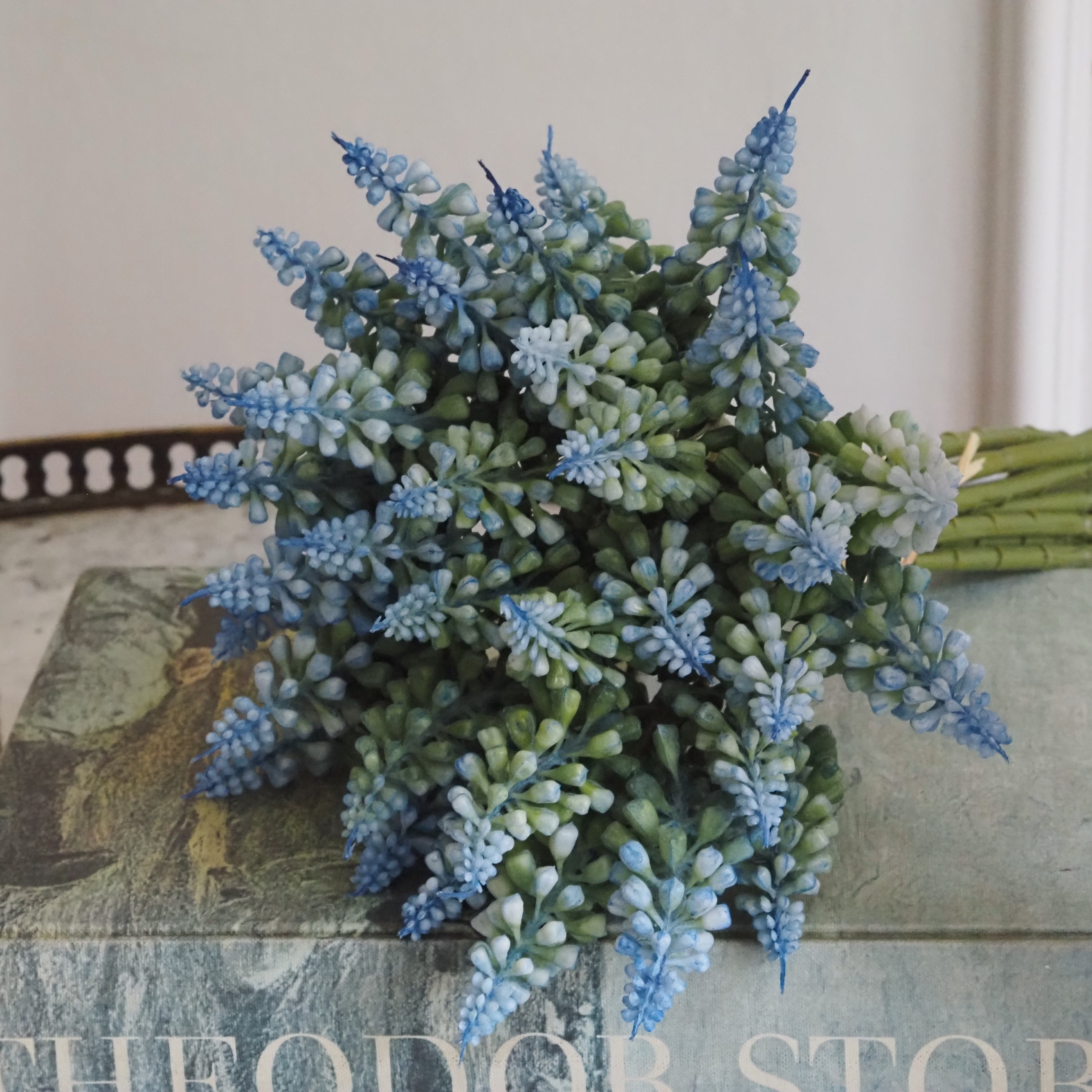 Muscari-Blütenbund · Frühlingszweig in Blau