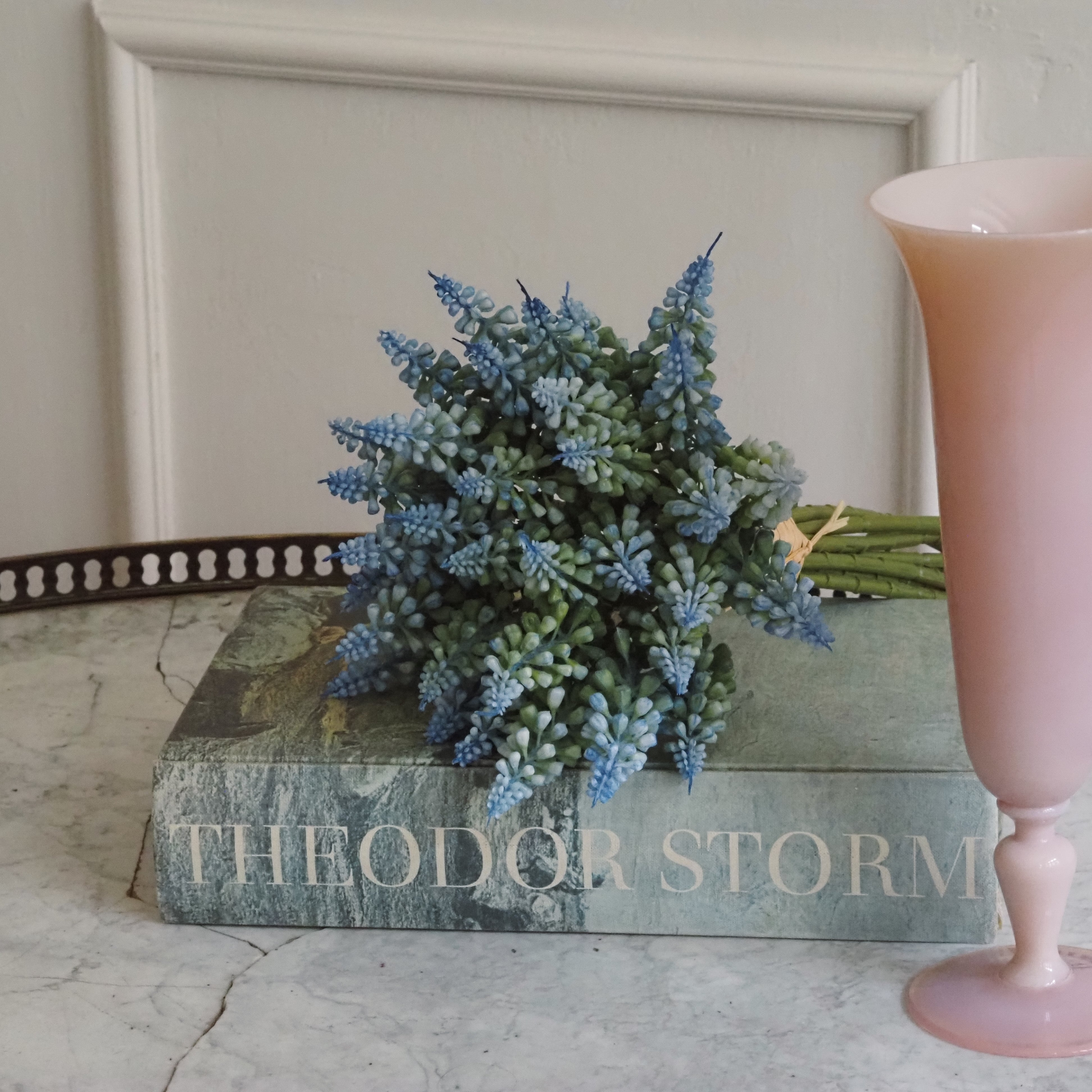 Muscari-Blütenbund · Frühlingszweig in Blau