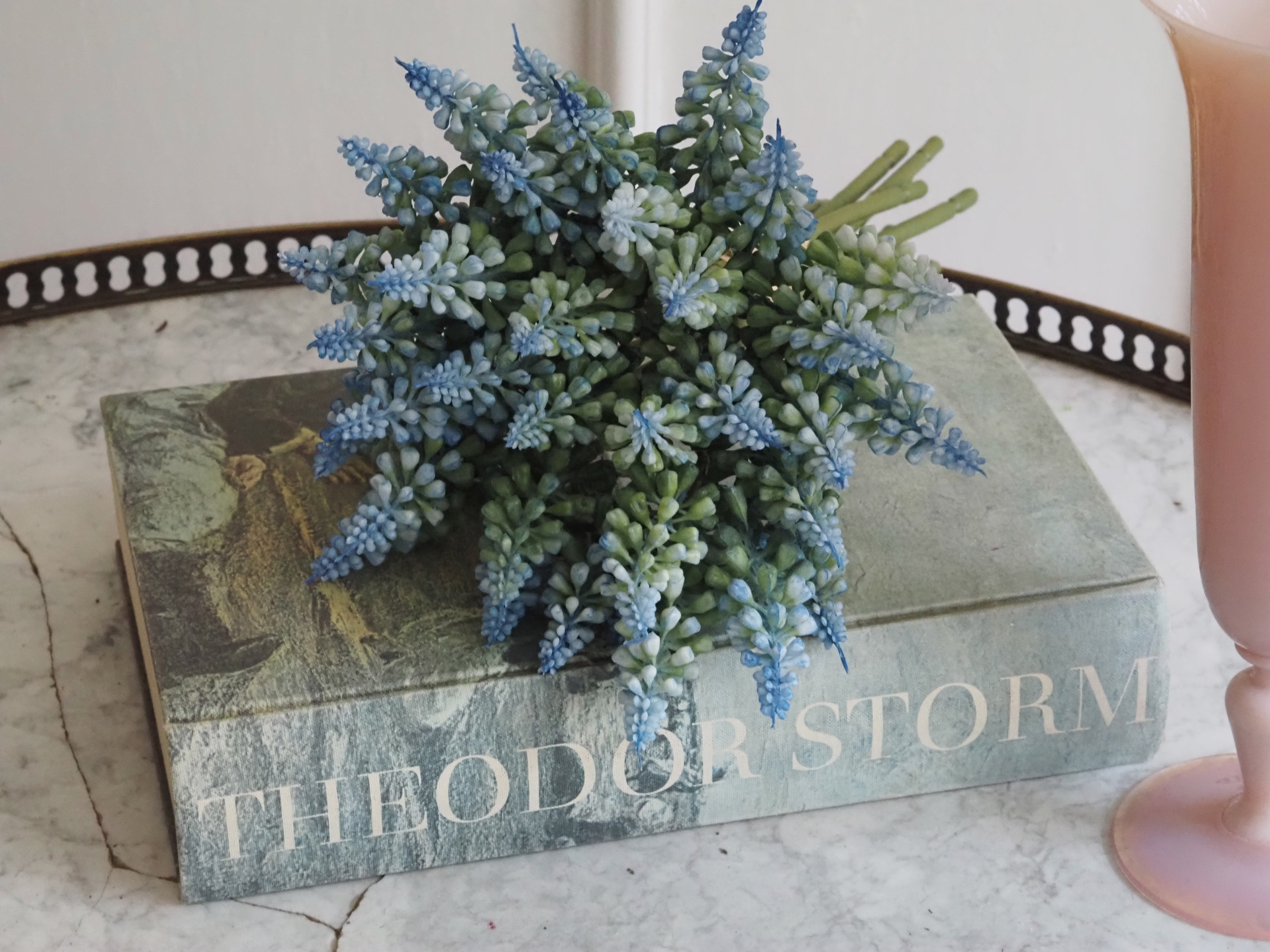 Muscari-Blütenbund · Frühlingszweig in Blau