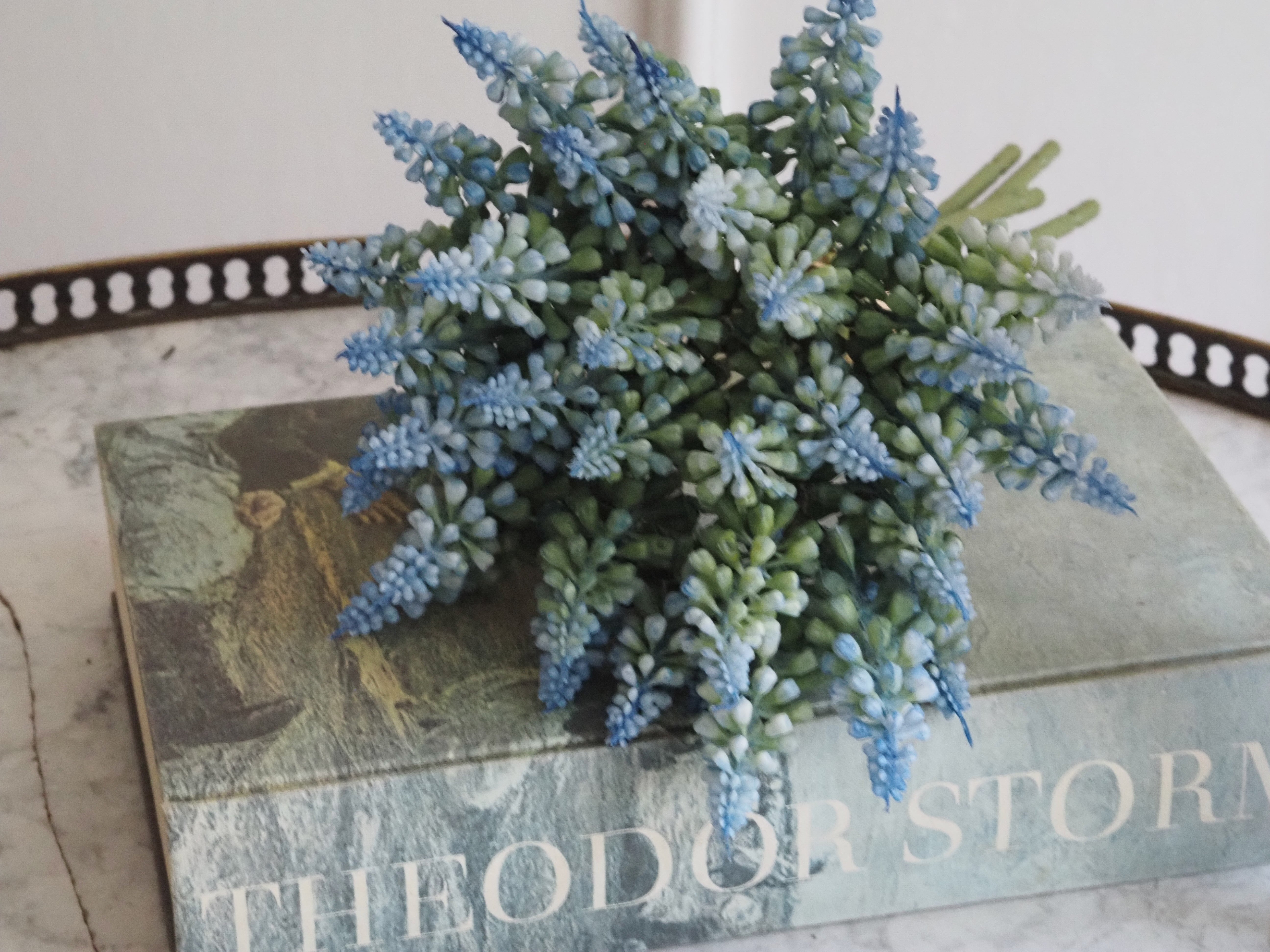 Muscari-Blütenbund · Frühlingszweig in Blau