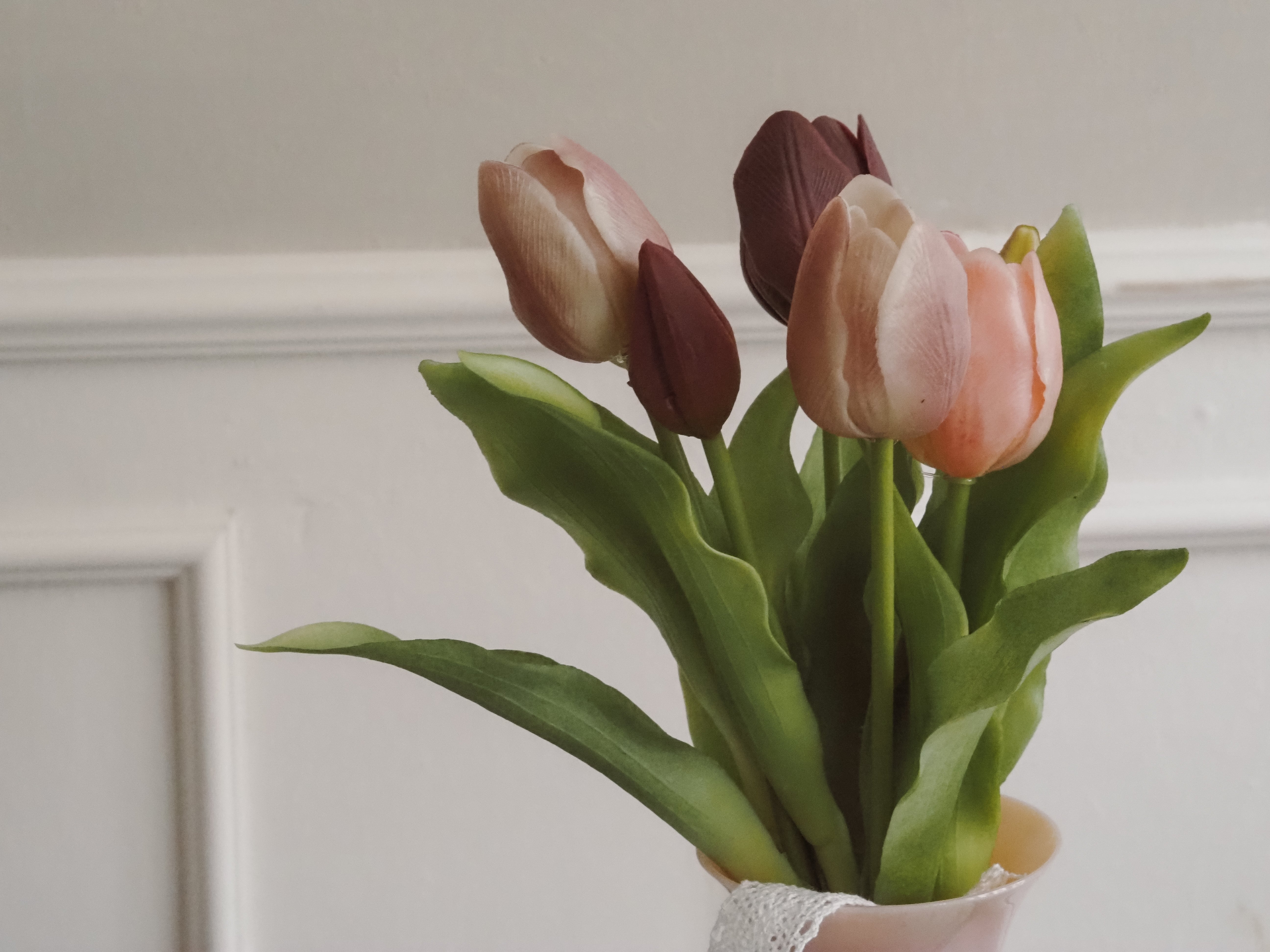 Tulpenbund · dekorativer Frühlingsblumenbund mit Schleife