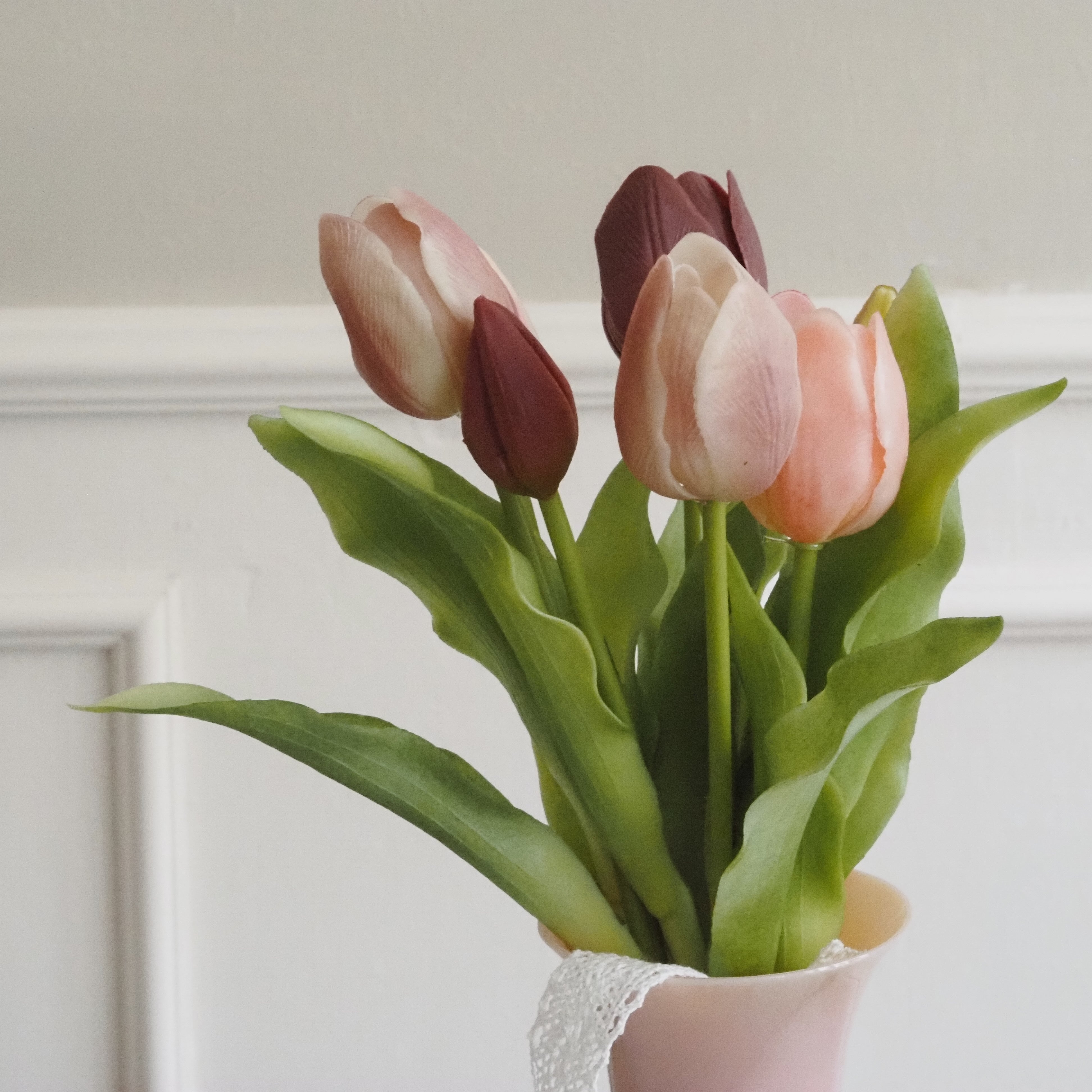 Tulpenbund · dekorativer Frühlingsblumenbund mit Schleife