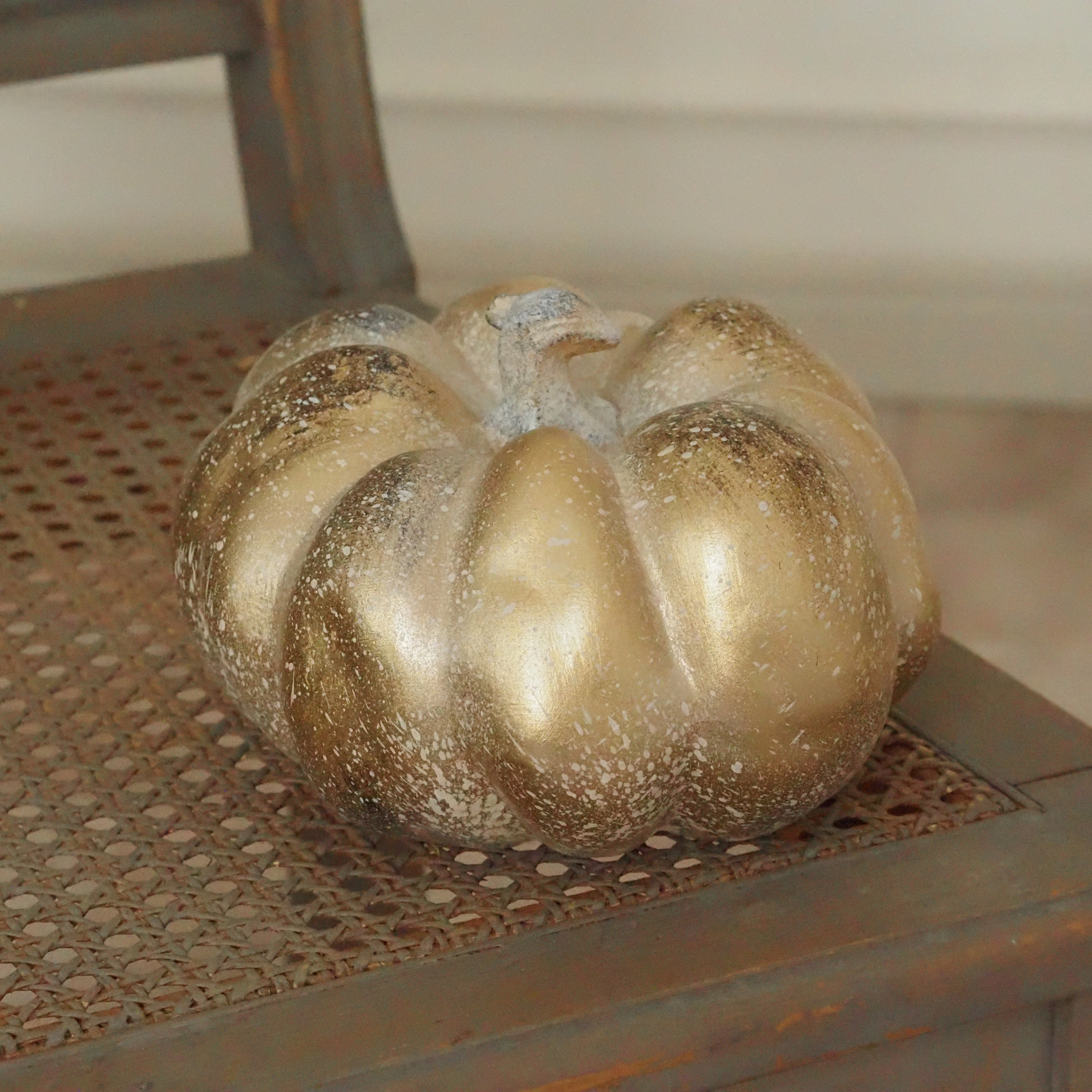 Dekokürbis Gold · Gerippte Form mit Champagner-Schimmer