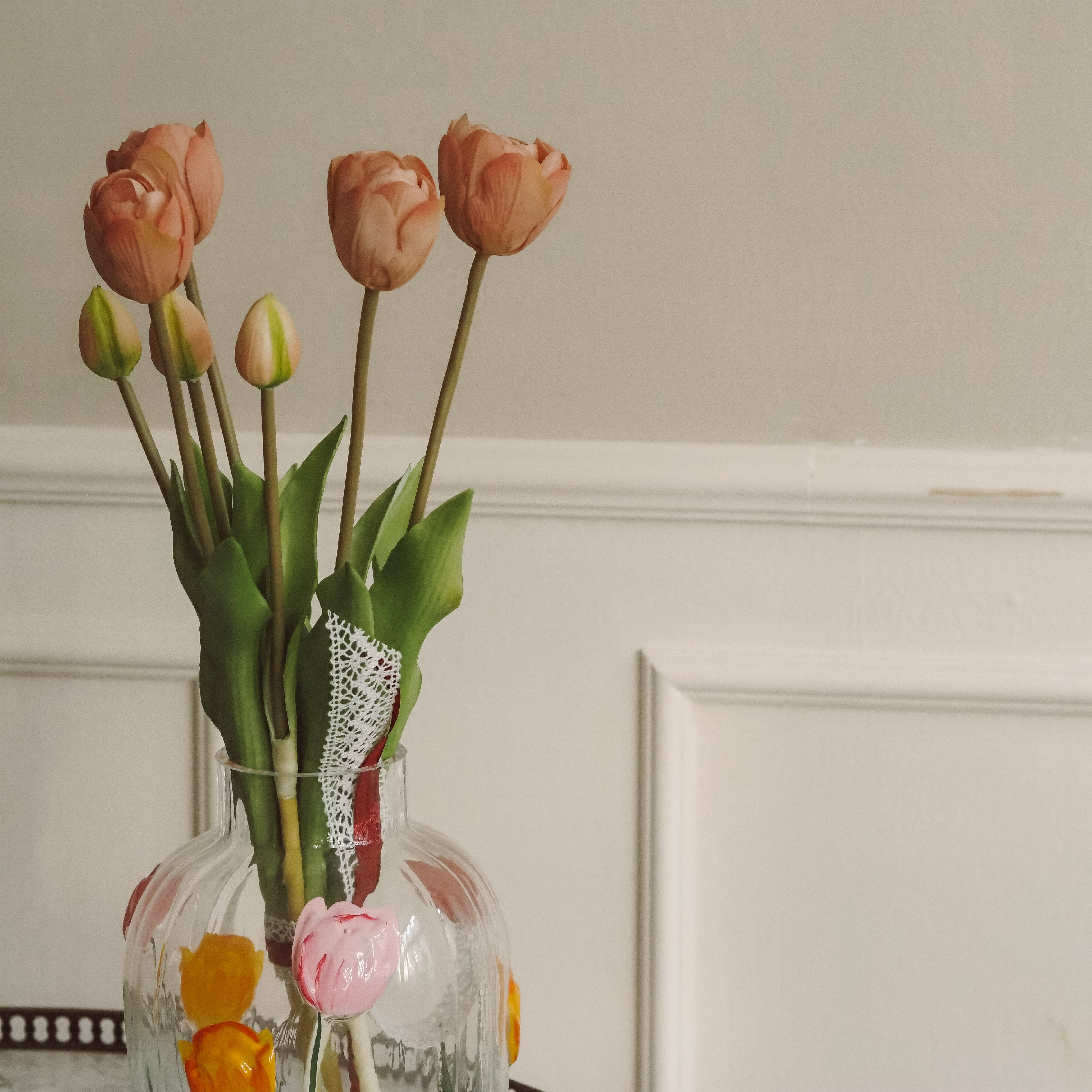 Tulpenbund Rosé · dekorativer Tulpenzweig im botanischen Stil