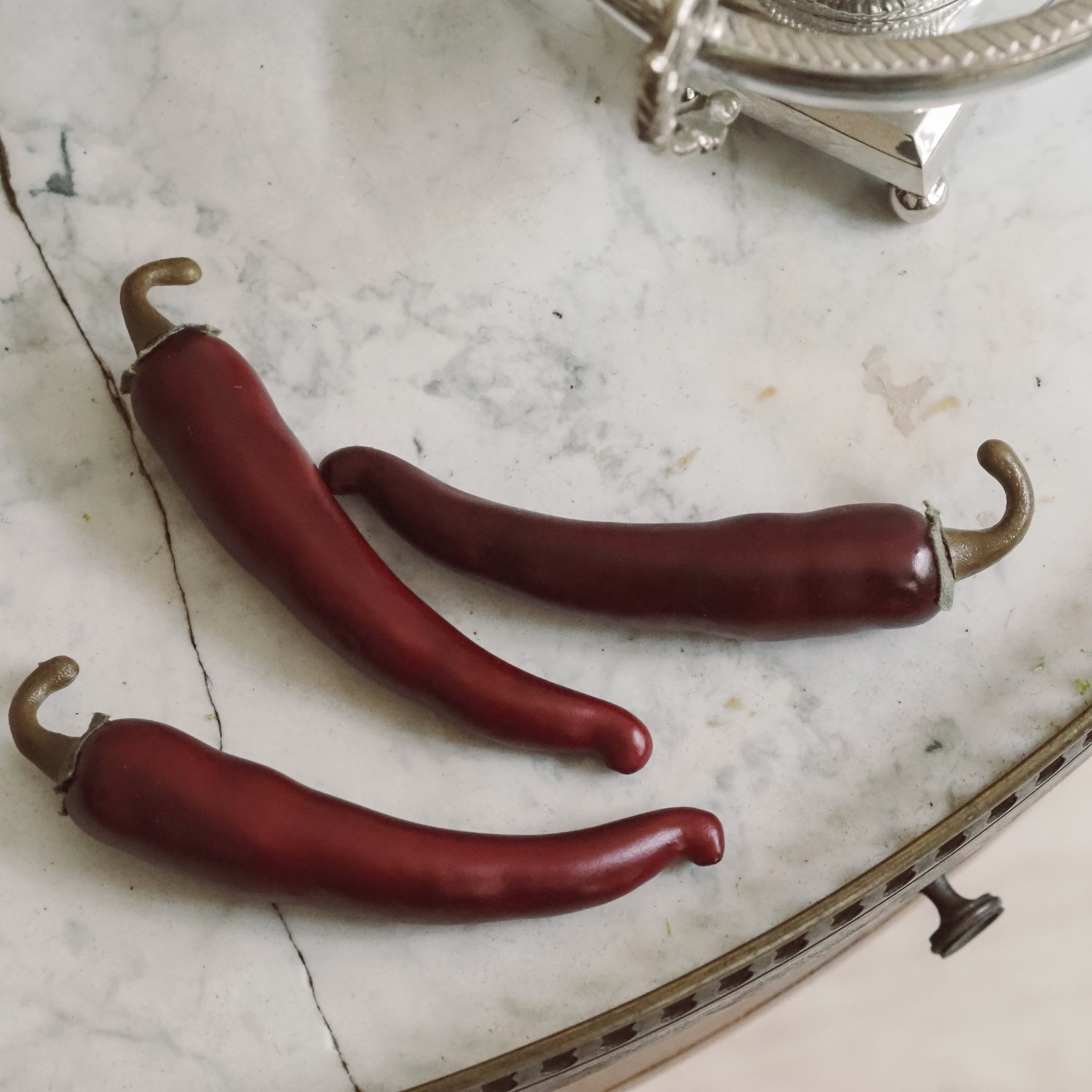 Dekorative Chili-Früchte · künstliche Fruchtobjekte im Set